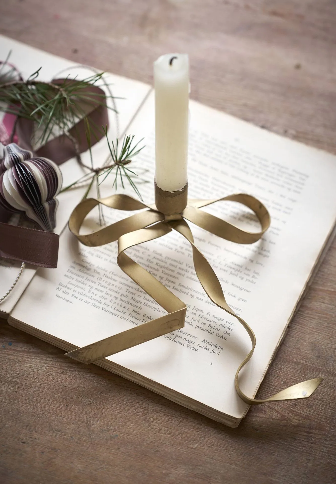 Bovinne candleholder, Gold-coloured, 15x15x4.5 cm Lene Bjerre