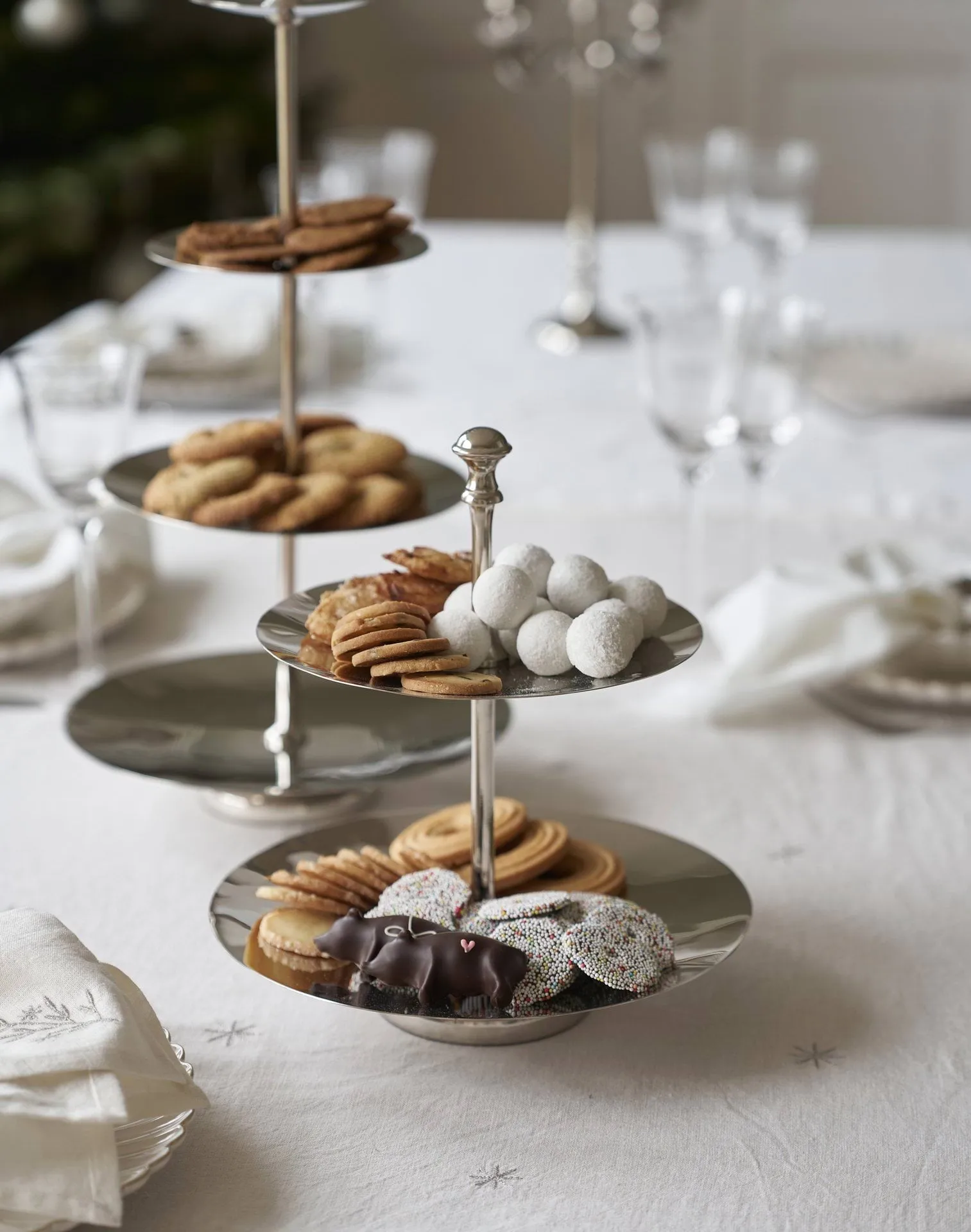 Sigrine tiered serving stand, Silver-coloured, 25x25xH27 cm Lene Bjerre