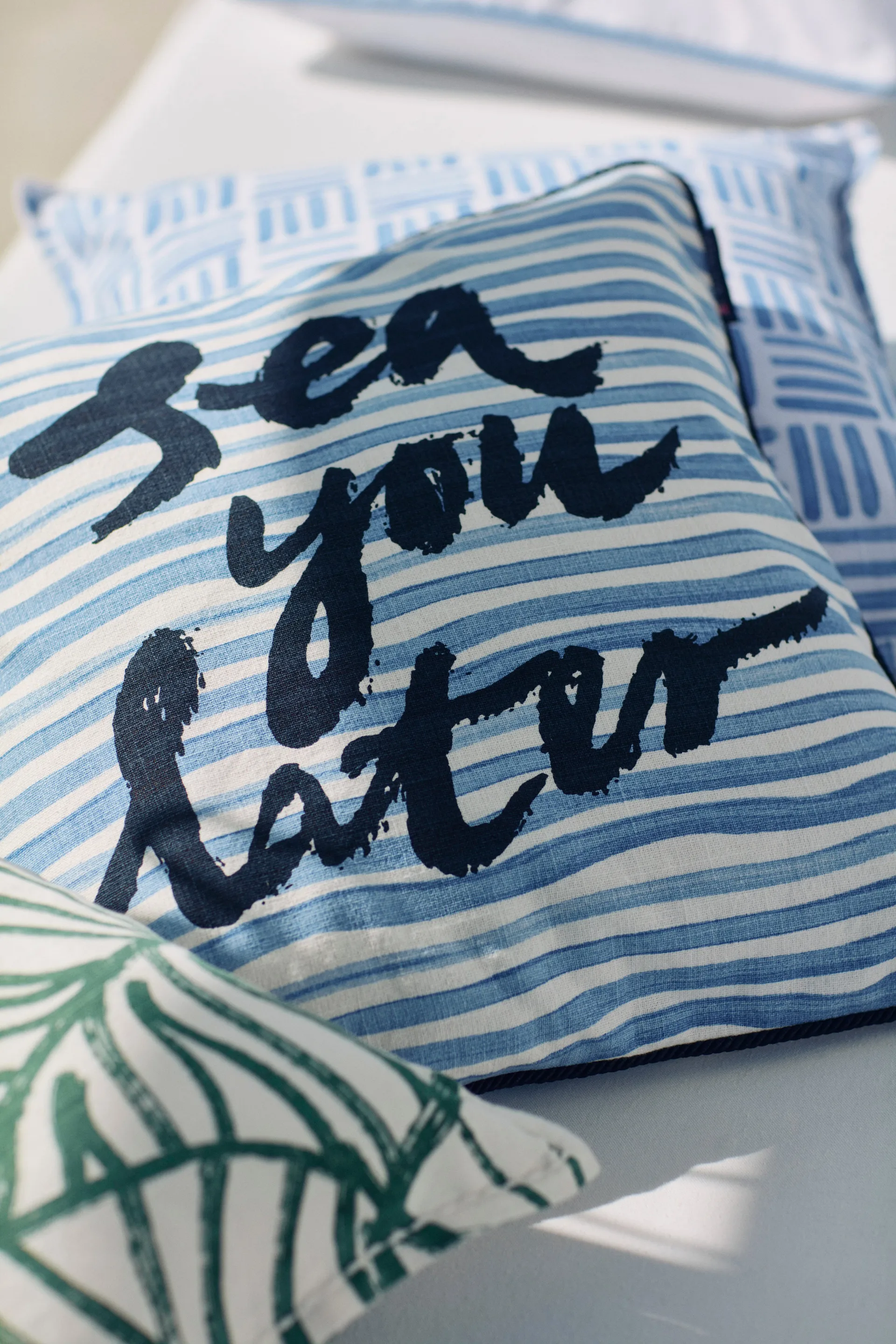Graphic Printed Cotton Canvase pillowcase 50x50 cm, Blue-White Lexington