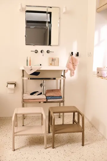 Melanie step stool - Sandy, 44x40x38 cm - Liewood