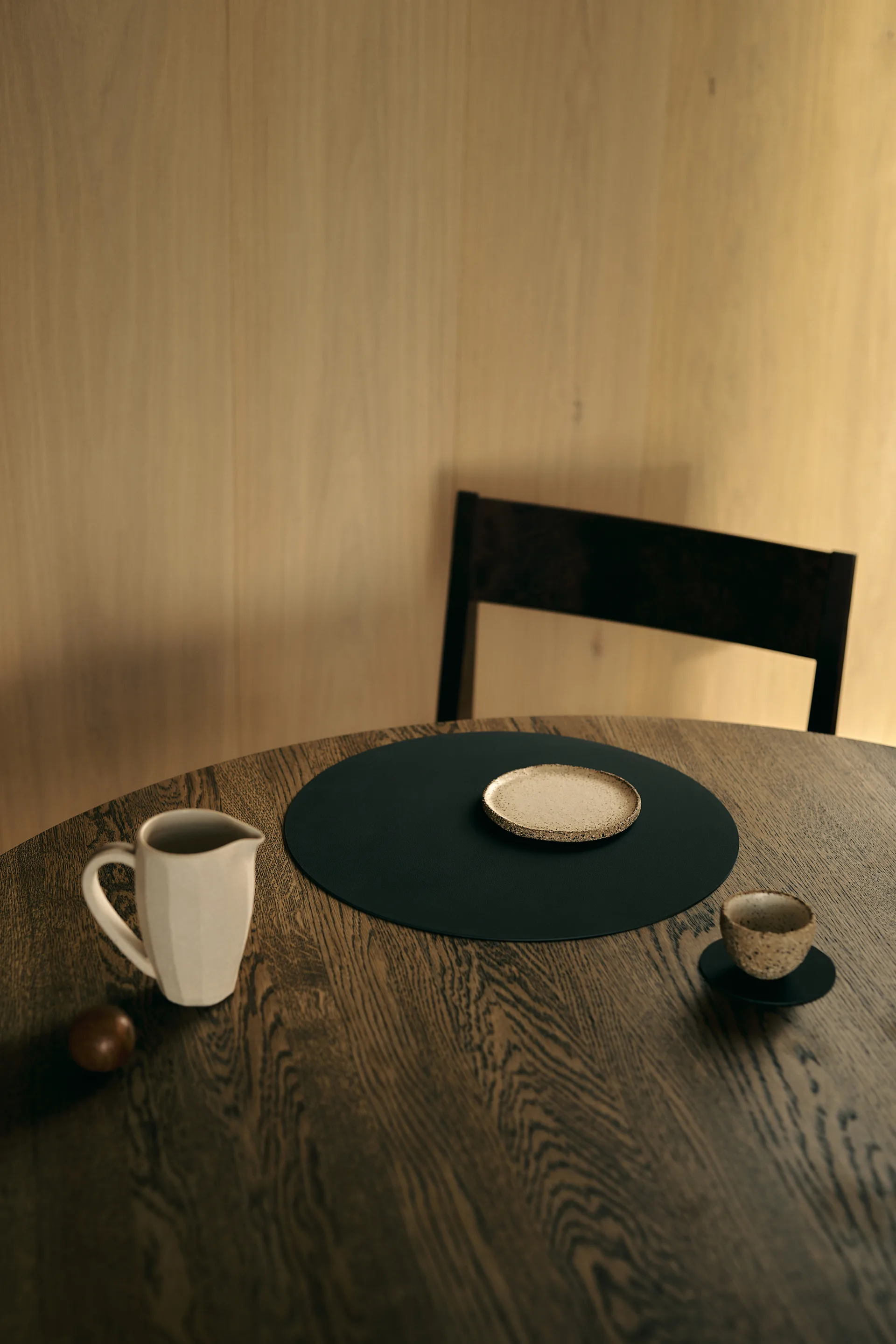 Nupo placemat, Black ink, circle, L LIND DNA