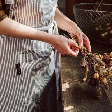 Emma apron - Mole brown - Linum