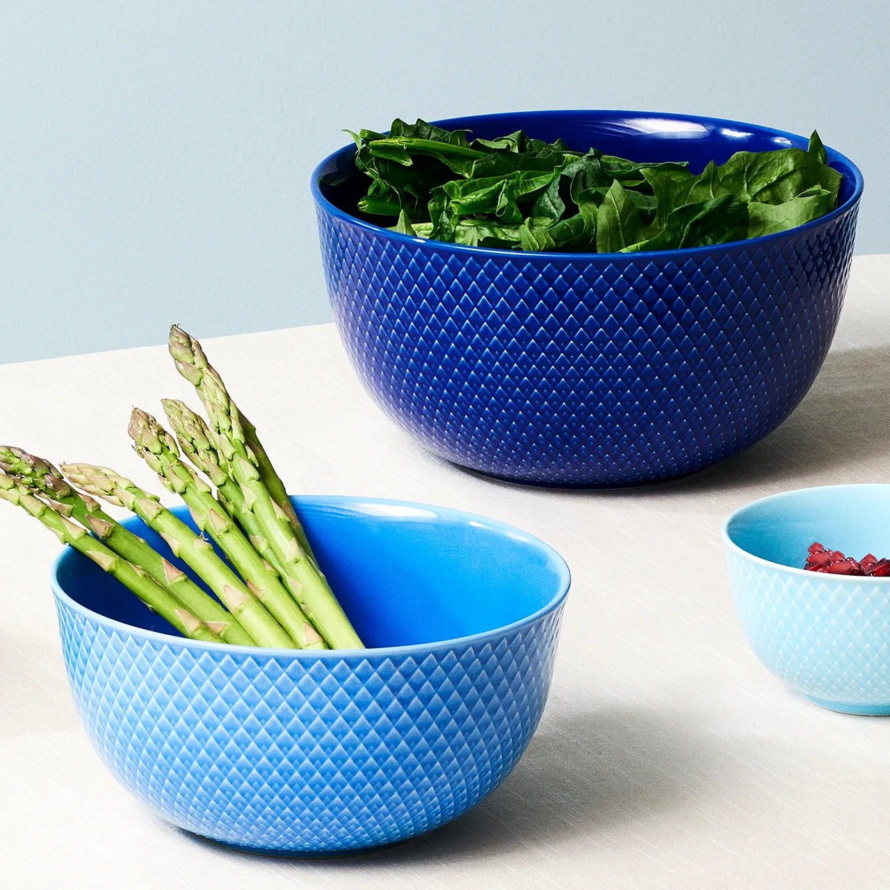 Rhombe serving bowl Ø22 cm, dark blue Lyngby Porcelæn