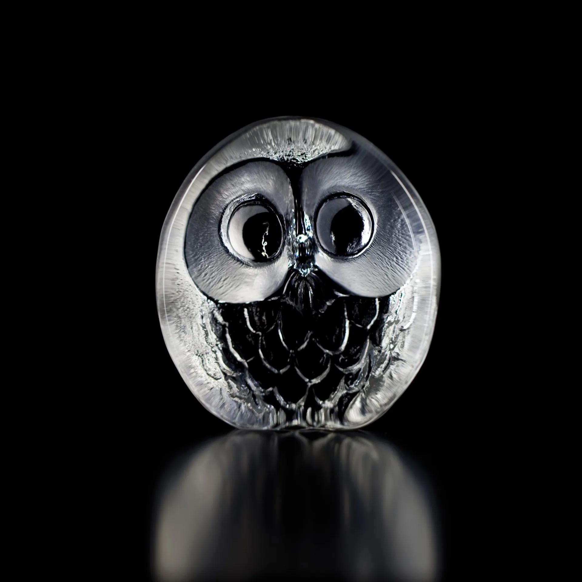 Wildlife Owl sculpture, clear Målerås Glasbruk