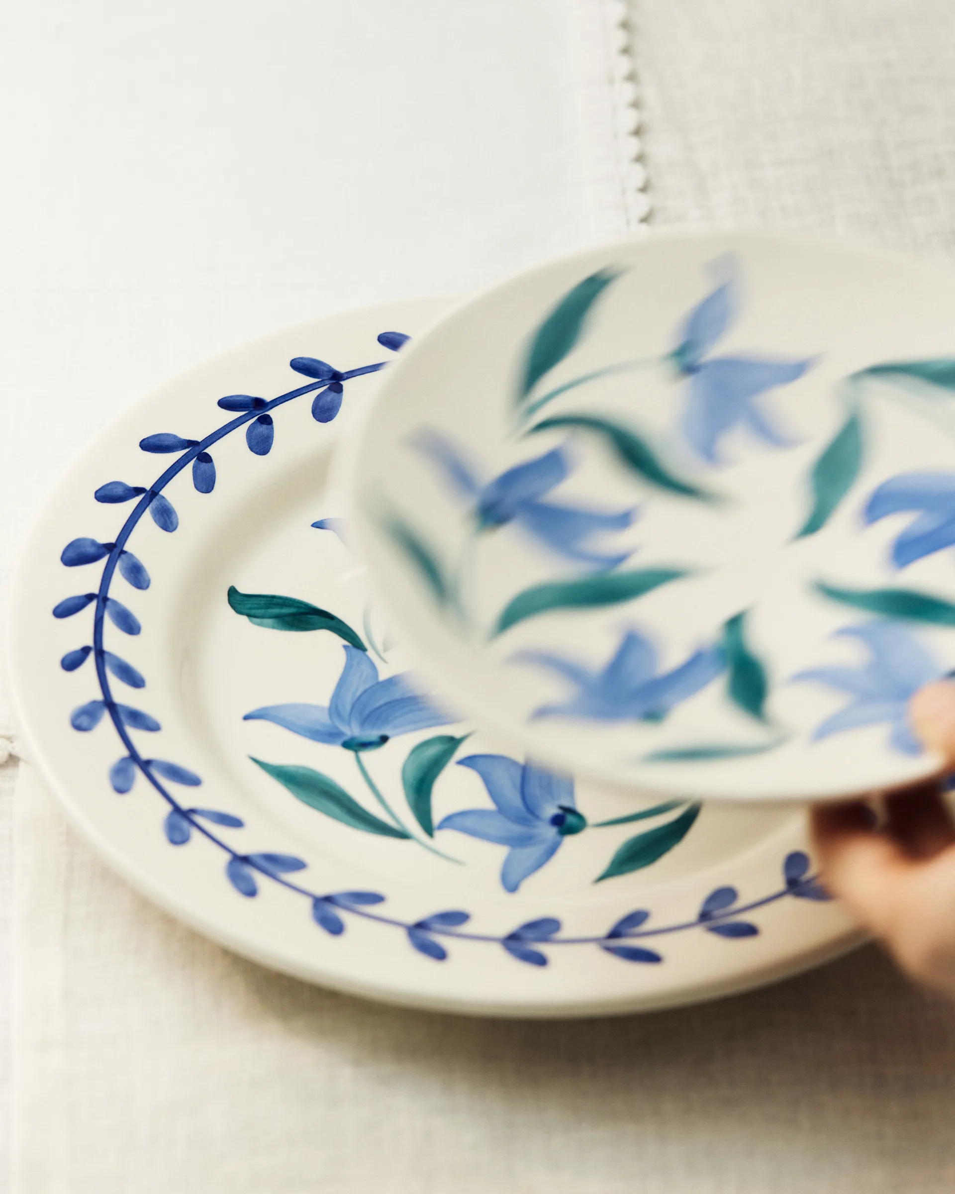 Flowers blossom dinner plate Ø28 cm, White Mateus