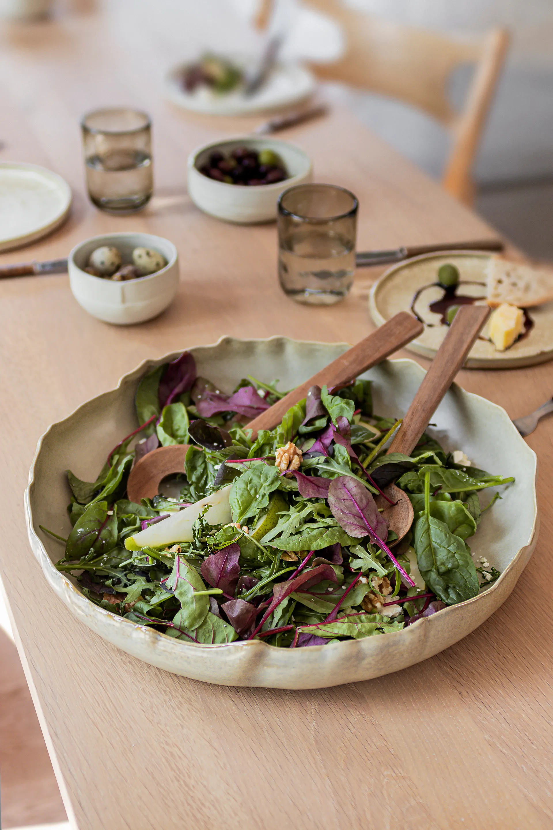 By Hand serving plate Ø37 cm, Straw Mette Ditmer