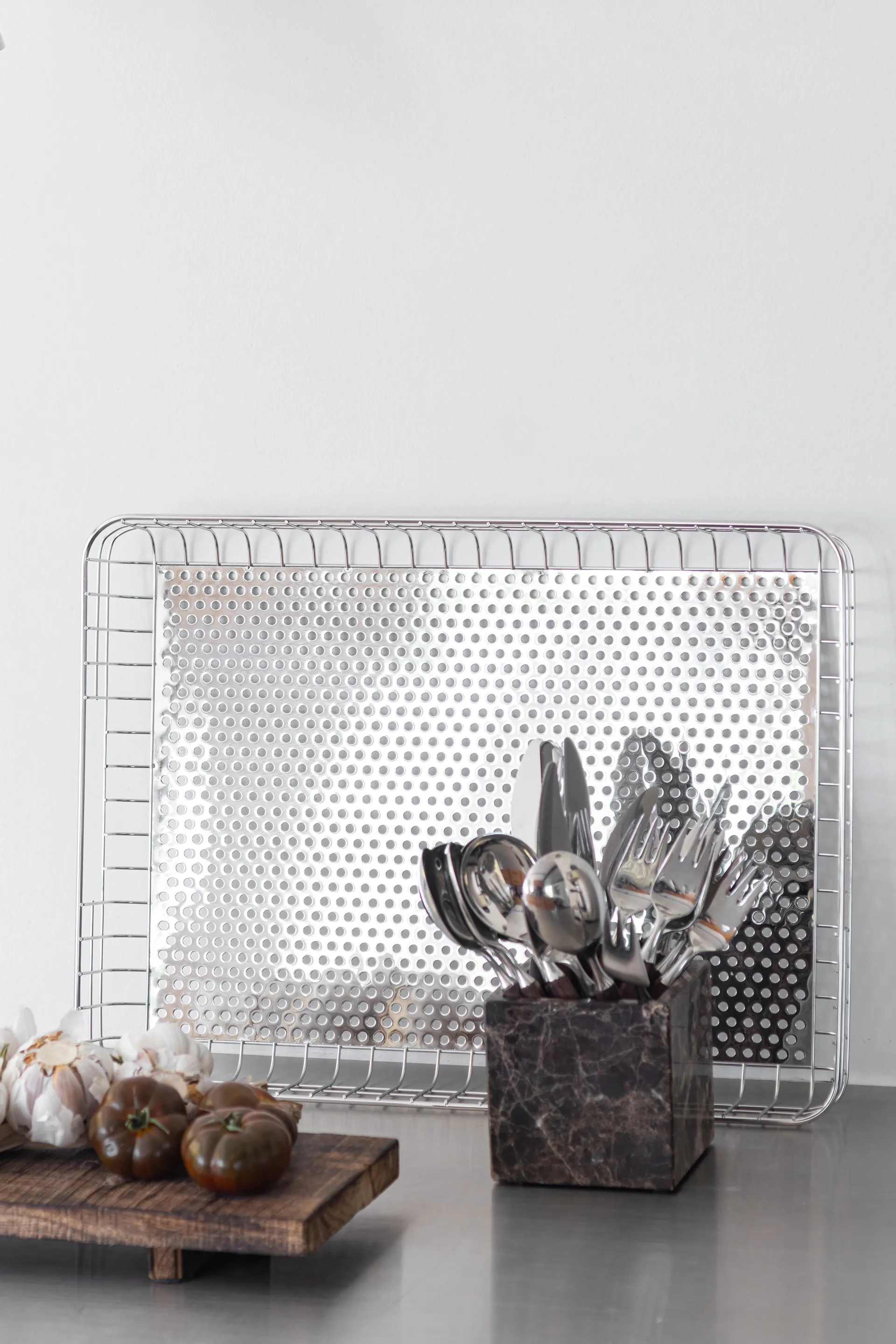 Lift serving tray 33.5x45.5 cm, Chrome Mette Ditmer