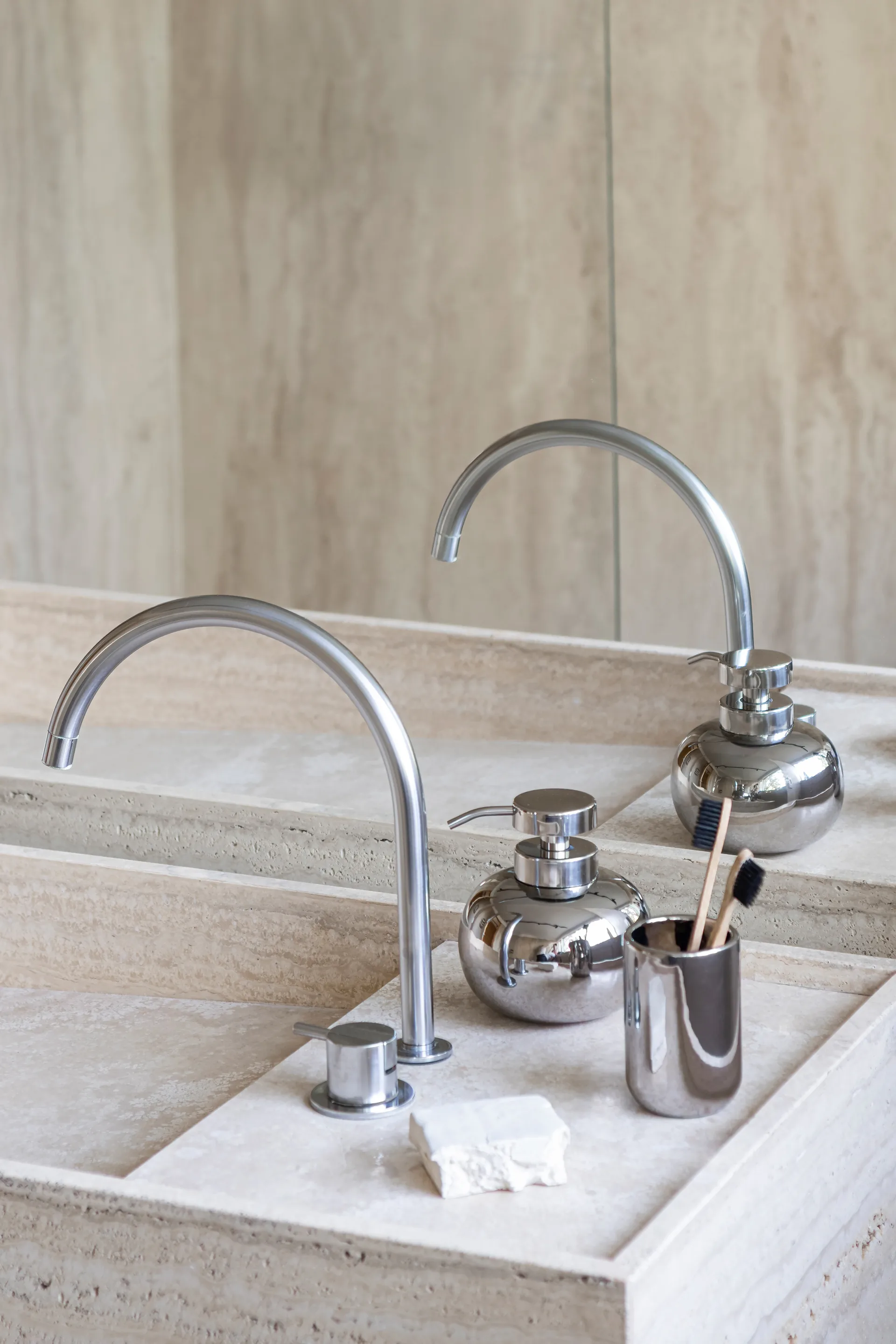 Lotus soap dispenser low, Chrome Mette Ditmer