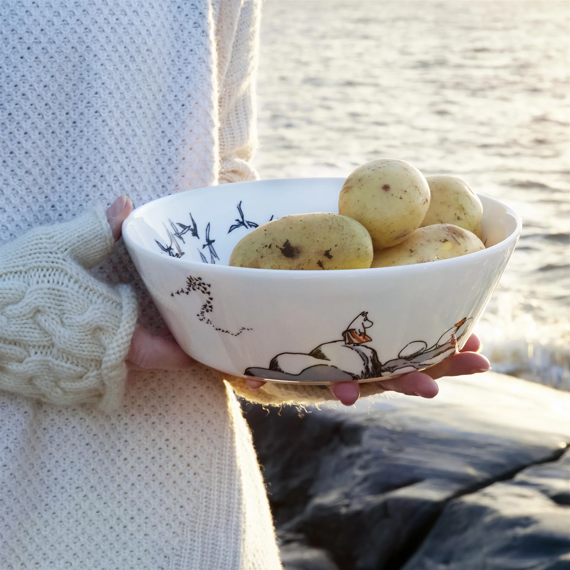 True to it's origins Moomin serving bowl, 23 cm Moomin Arabia