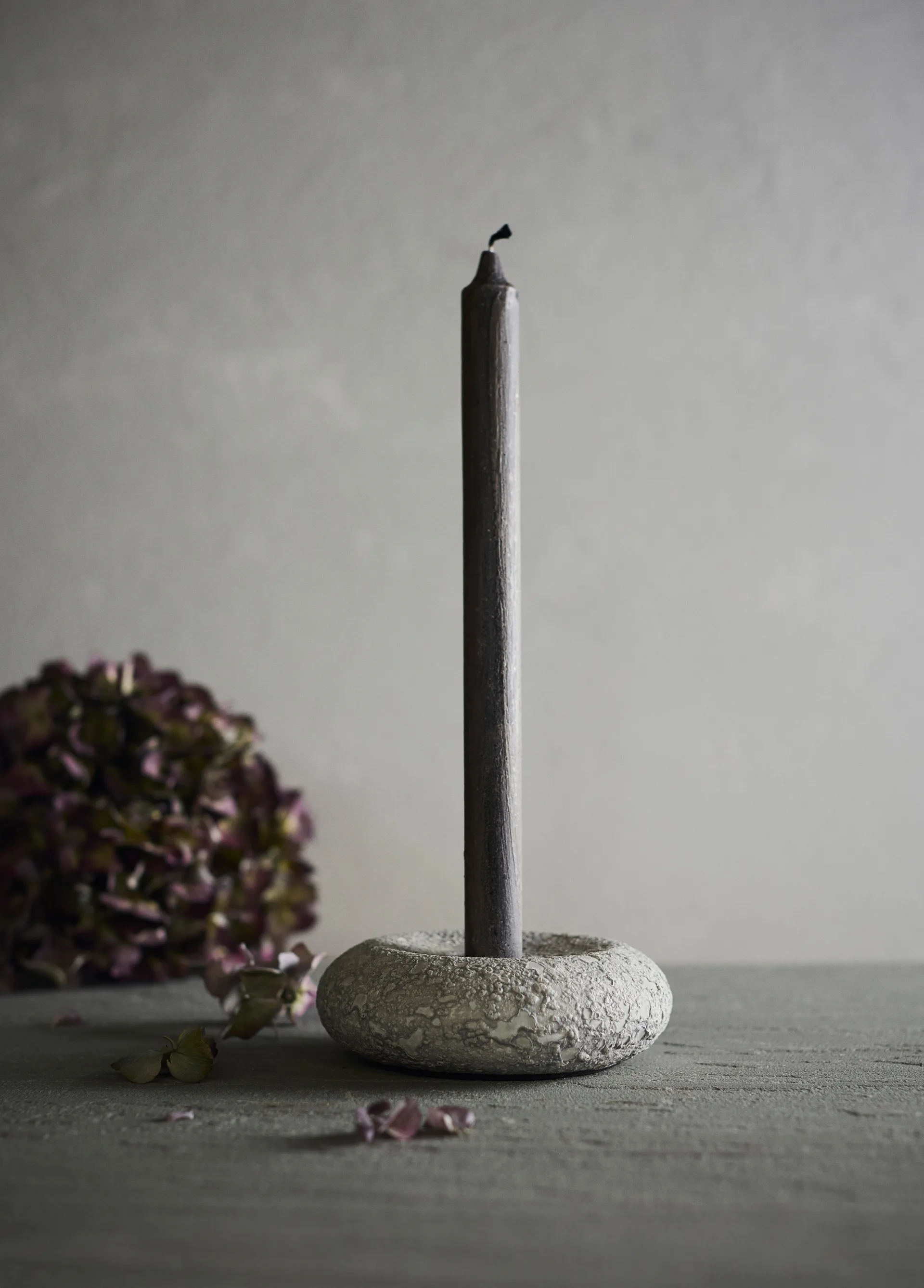 Luna candle holder, Grey, Ø13x4.8 cm MUUBS