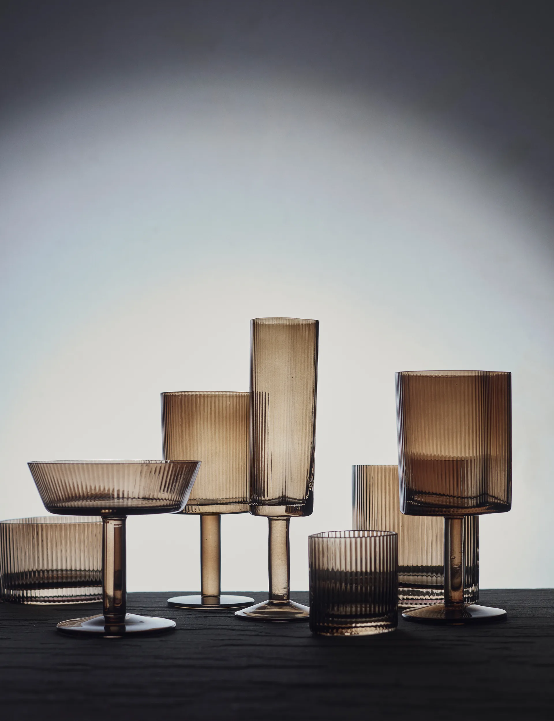 Ripe red wine glass 29,5 cl, Smoked brown MUUBS