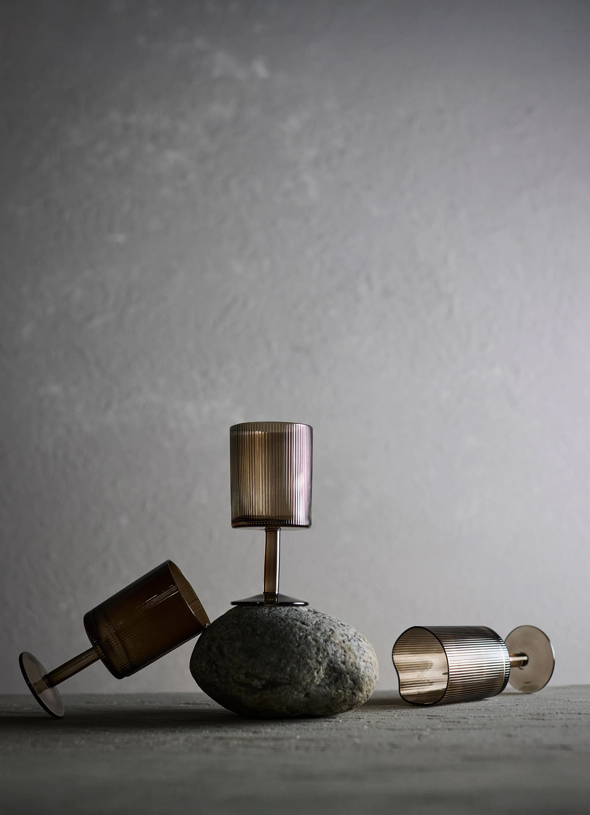 Ripe white wine glass 21 cl, Smoked brown MUUBS