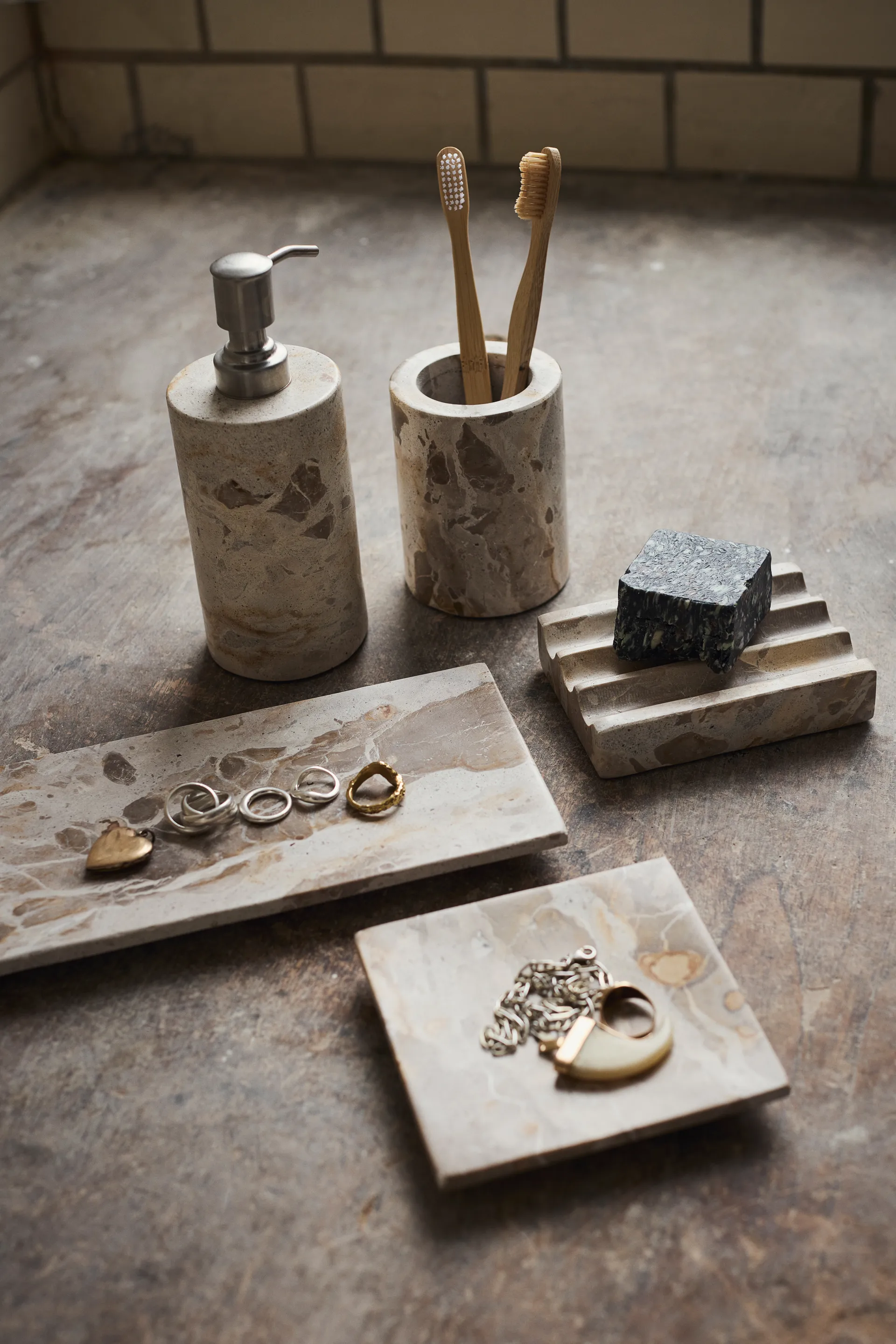 White decorative tray, Seashell, 30x12 cm MUUBS