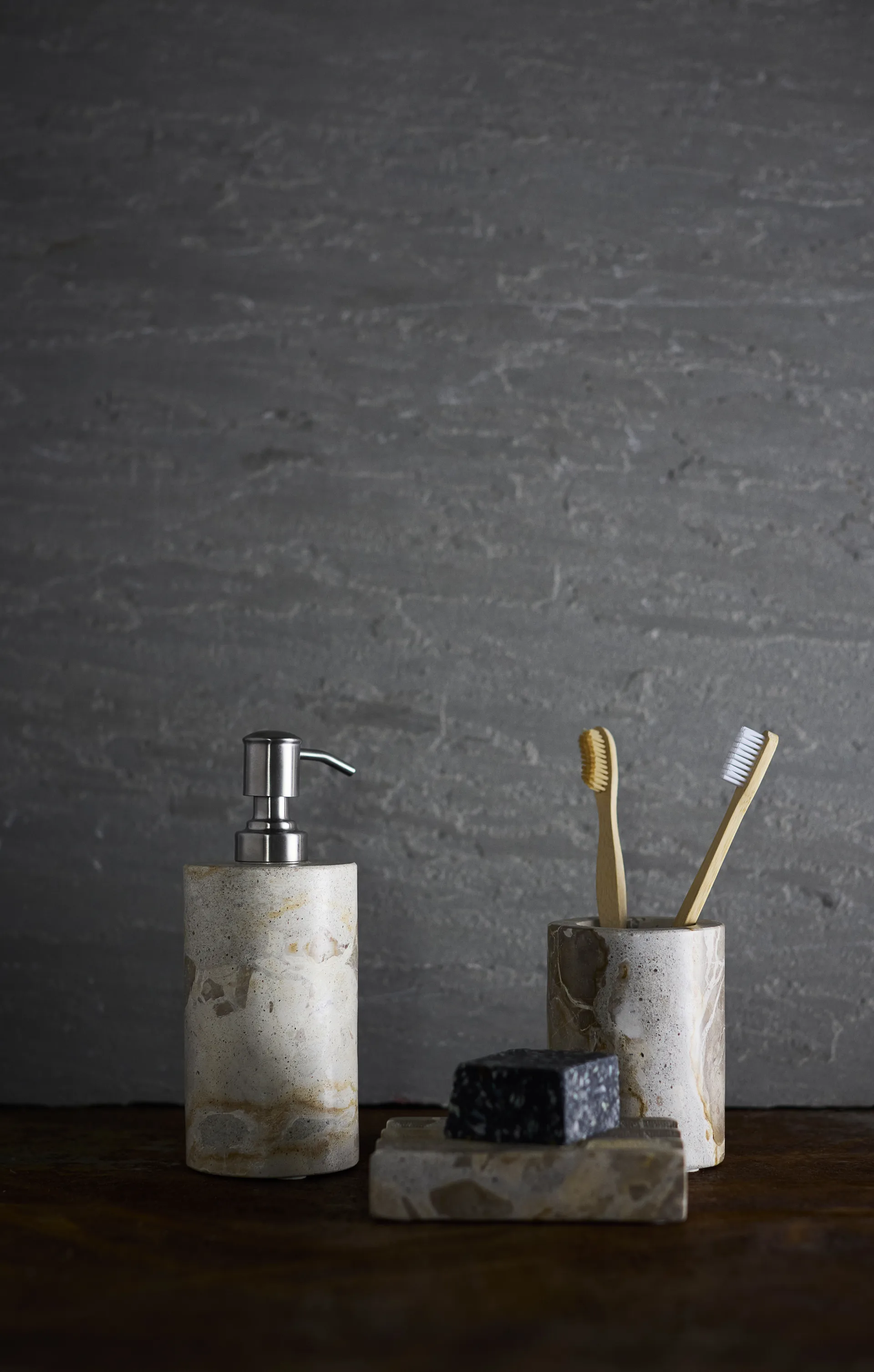 White soap pump, Seashell MUUBS