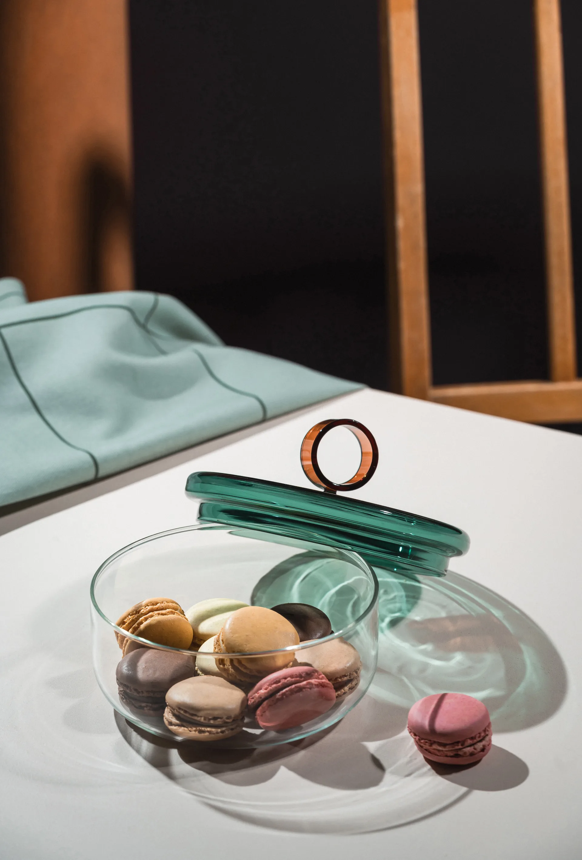 Loop low bowl with lid Ø15 cm, Klar-teal-amber Muurla