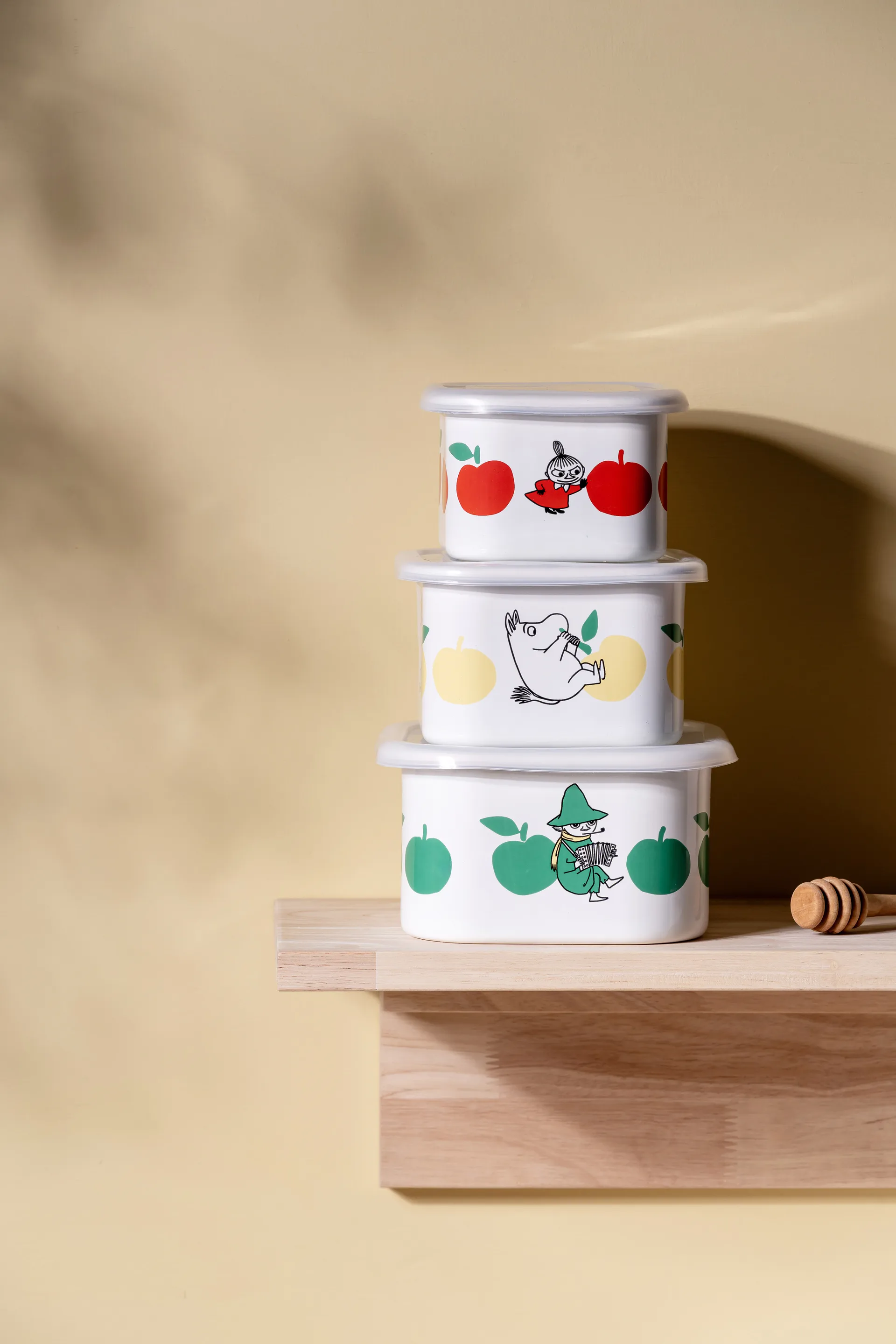 Moomin enamel jar with lid 0.67 L, Joyfull Apples-red Muurla