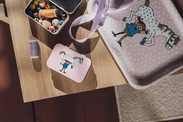 Pippi metal tin 10x6.5x3 cm - Pippi and the Horse - Muurla