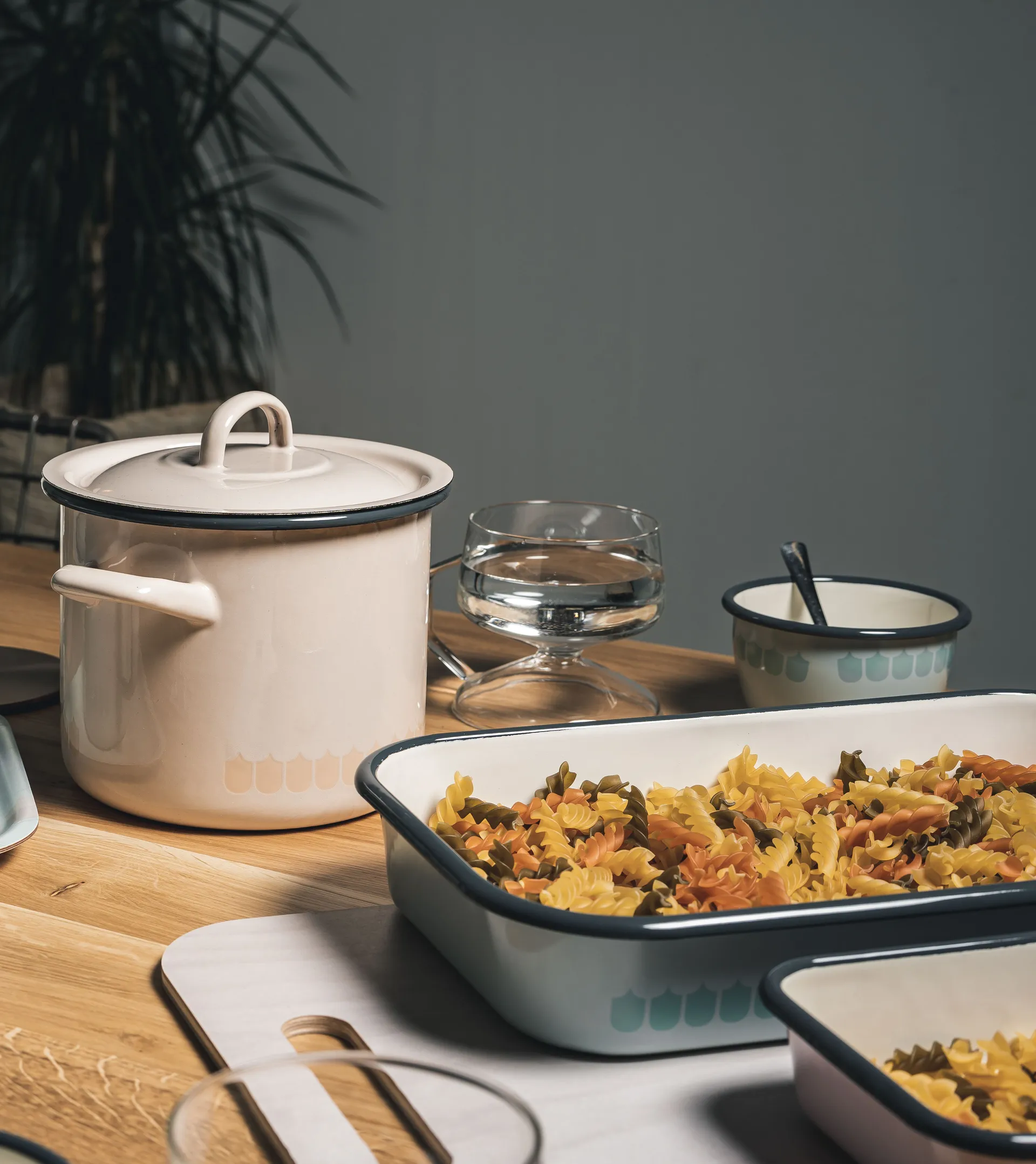 Vappu enamel casserole dish 2.5 L, Beige Muurla