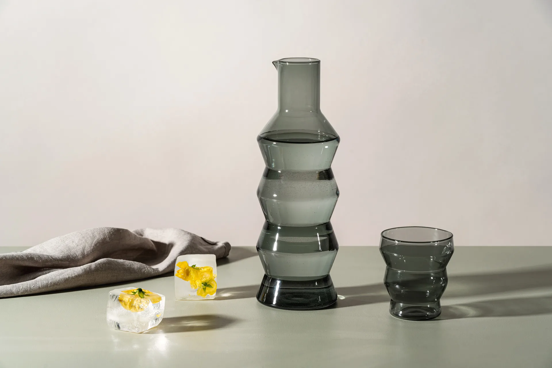 Waves drinking glass 30 cl, Grey Muurla