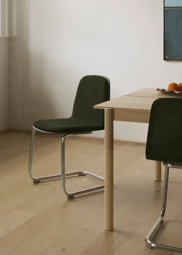 Brink Chair Cantilever Base chair - Oak-chrome - Muuto