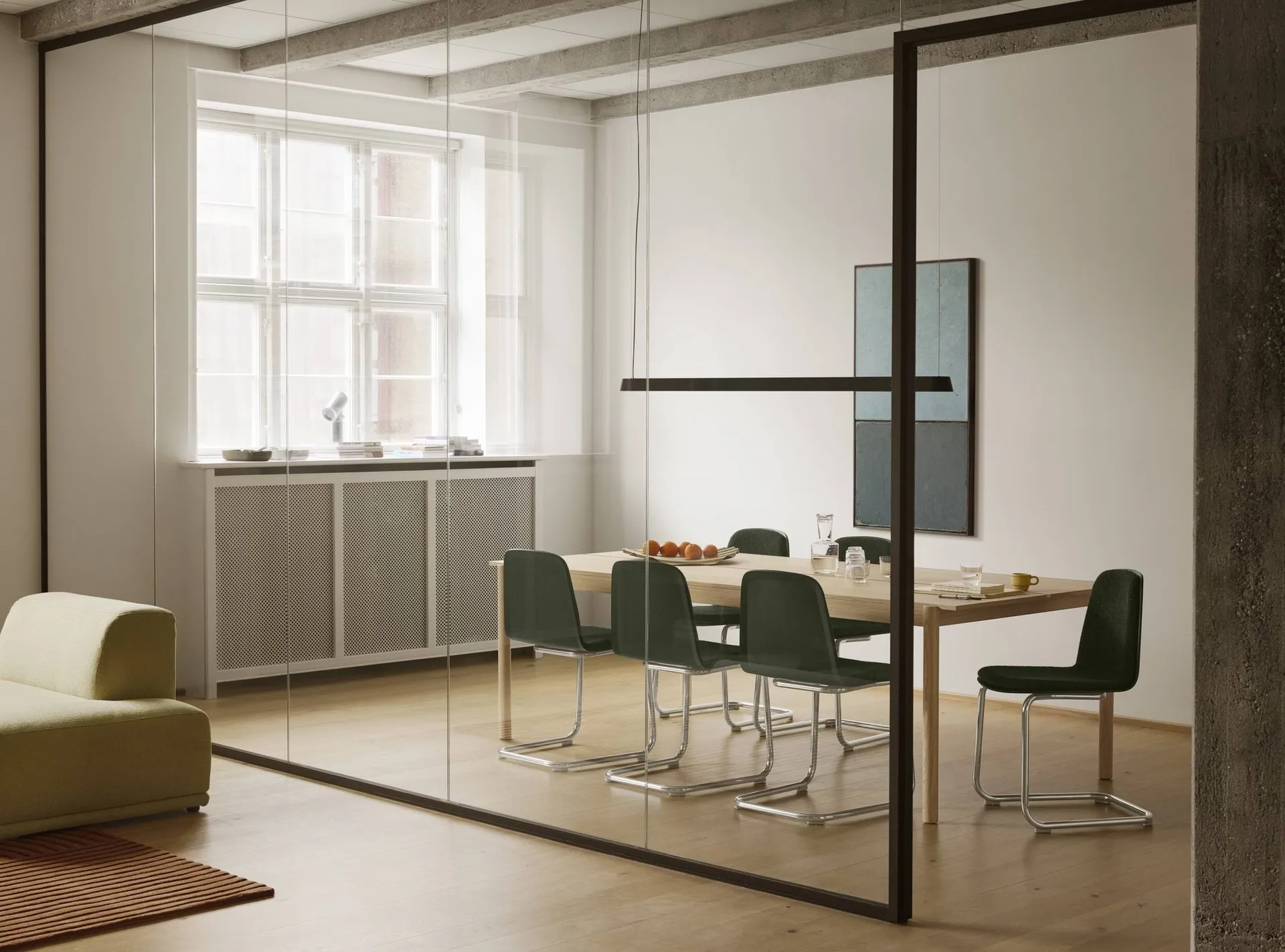 Brink Chair Cantilever Base chair, Oak-chrome Muuto