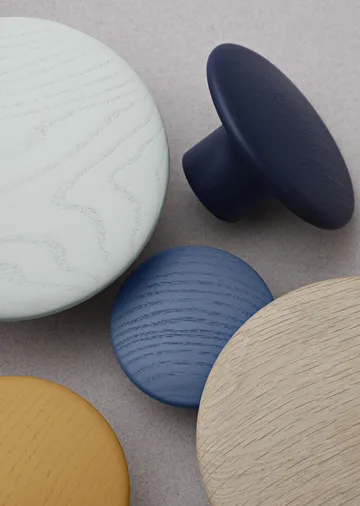 Dots wood hook sage green - Ø6.5 cm - Muuto