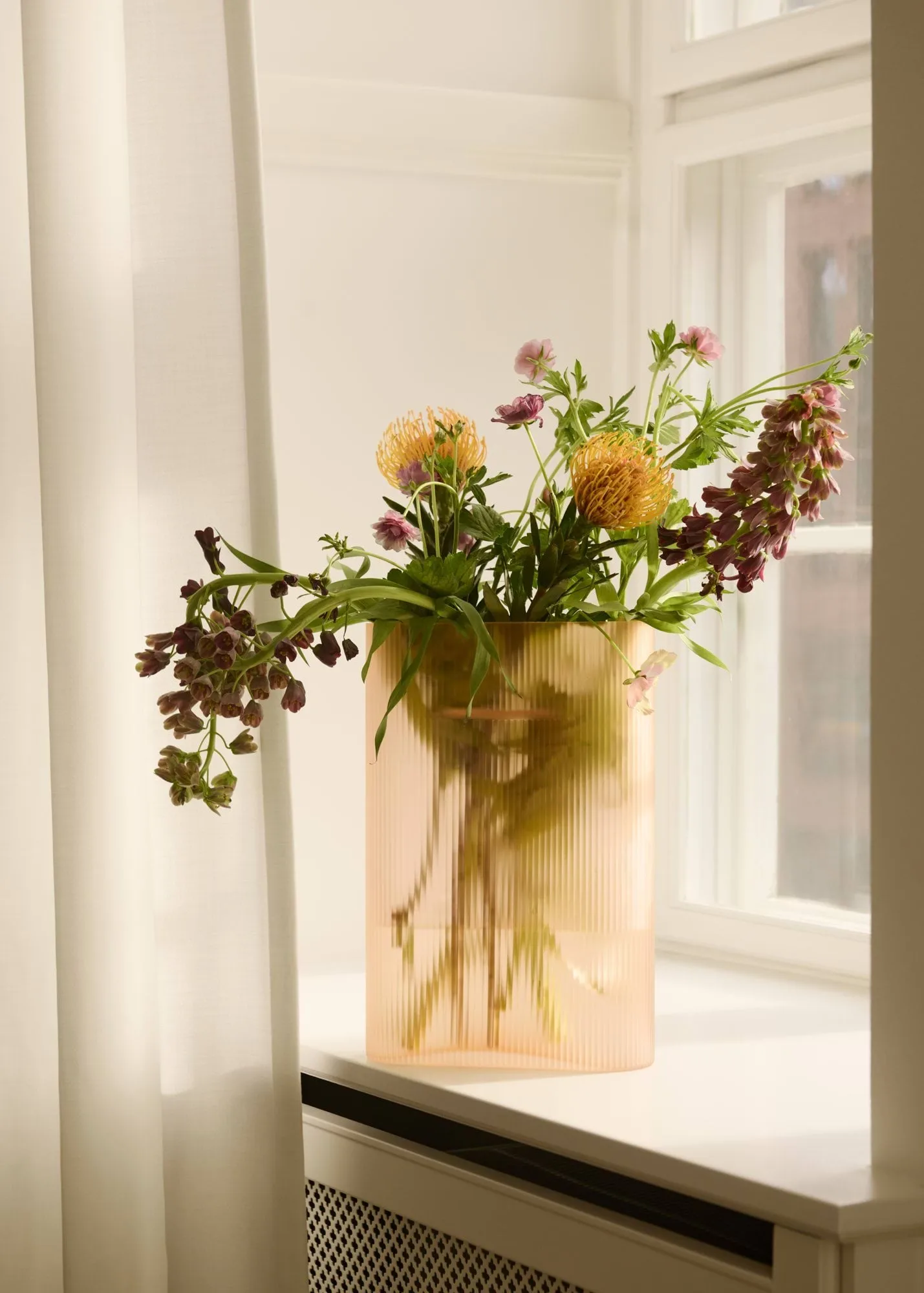 Ridge vase frosted glass 35 cm, Light orange Muuto