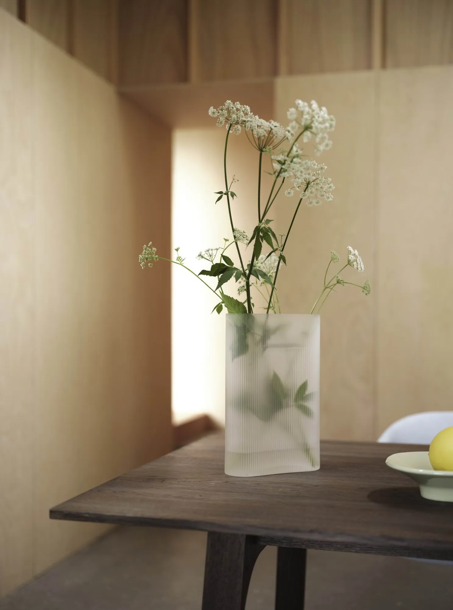 Ridge vase frosted glass 35 cm, Light orange Muuto