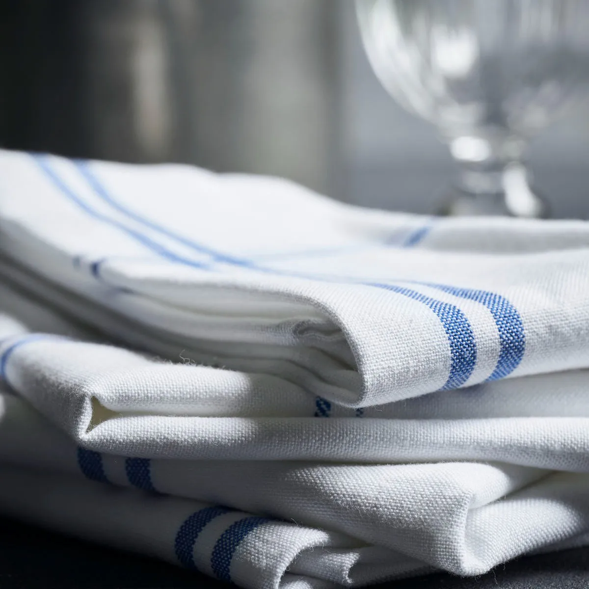 Amow fabric napkin 32x52 cm 4-pack, White-blue Nicolas Vahé