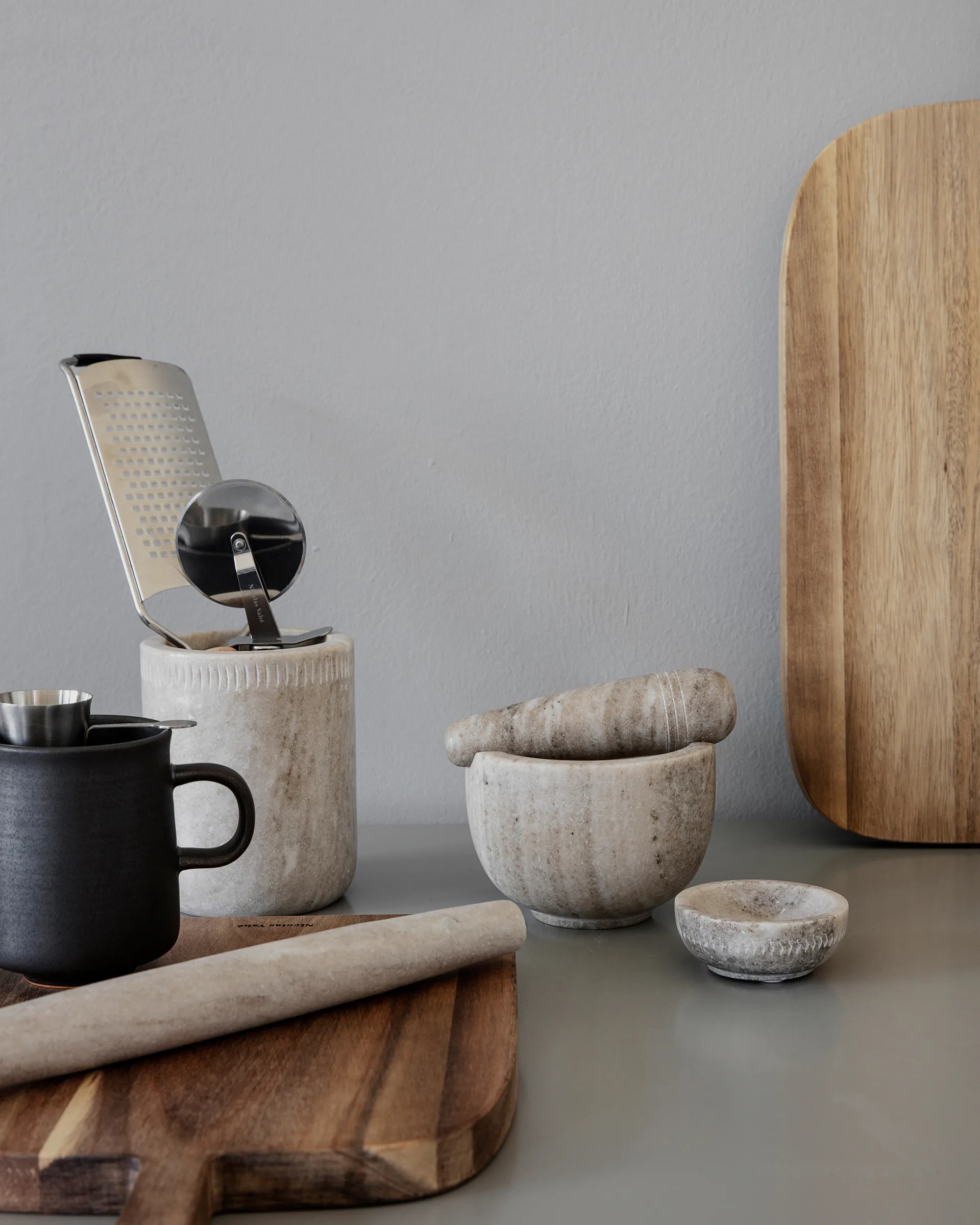 Nicolas Vahé pizza cutter, Stainless steel-acacia Nicolas Vahé