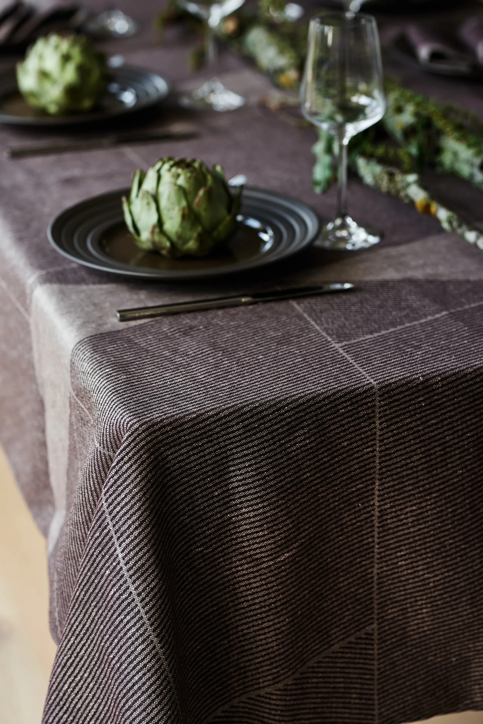 Geometric tablecloth 147x250 cm, Brown-white NJRD