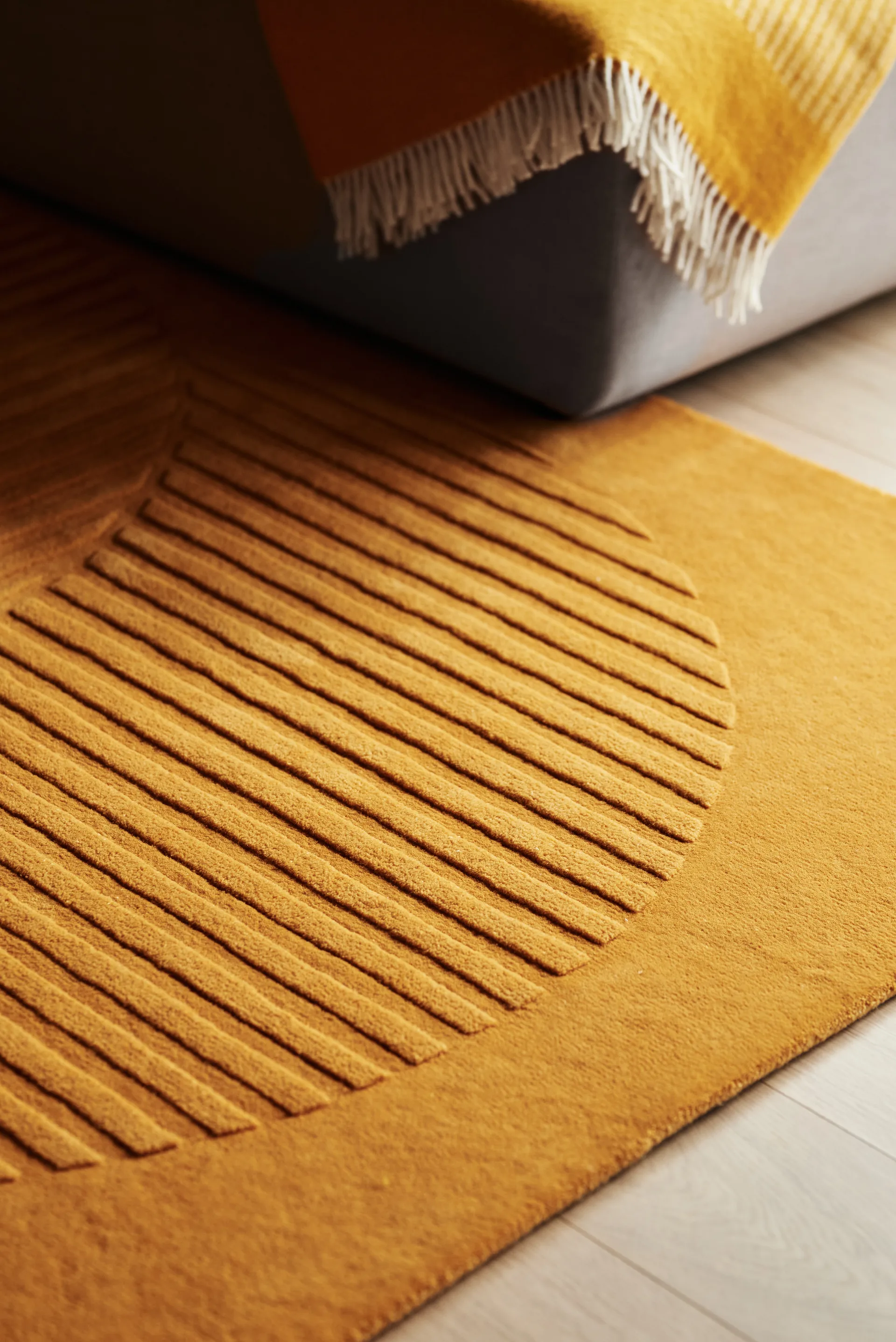 Levels Circles wool rug, Yellow, 170x240 cm NJRD