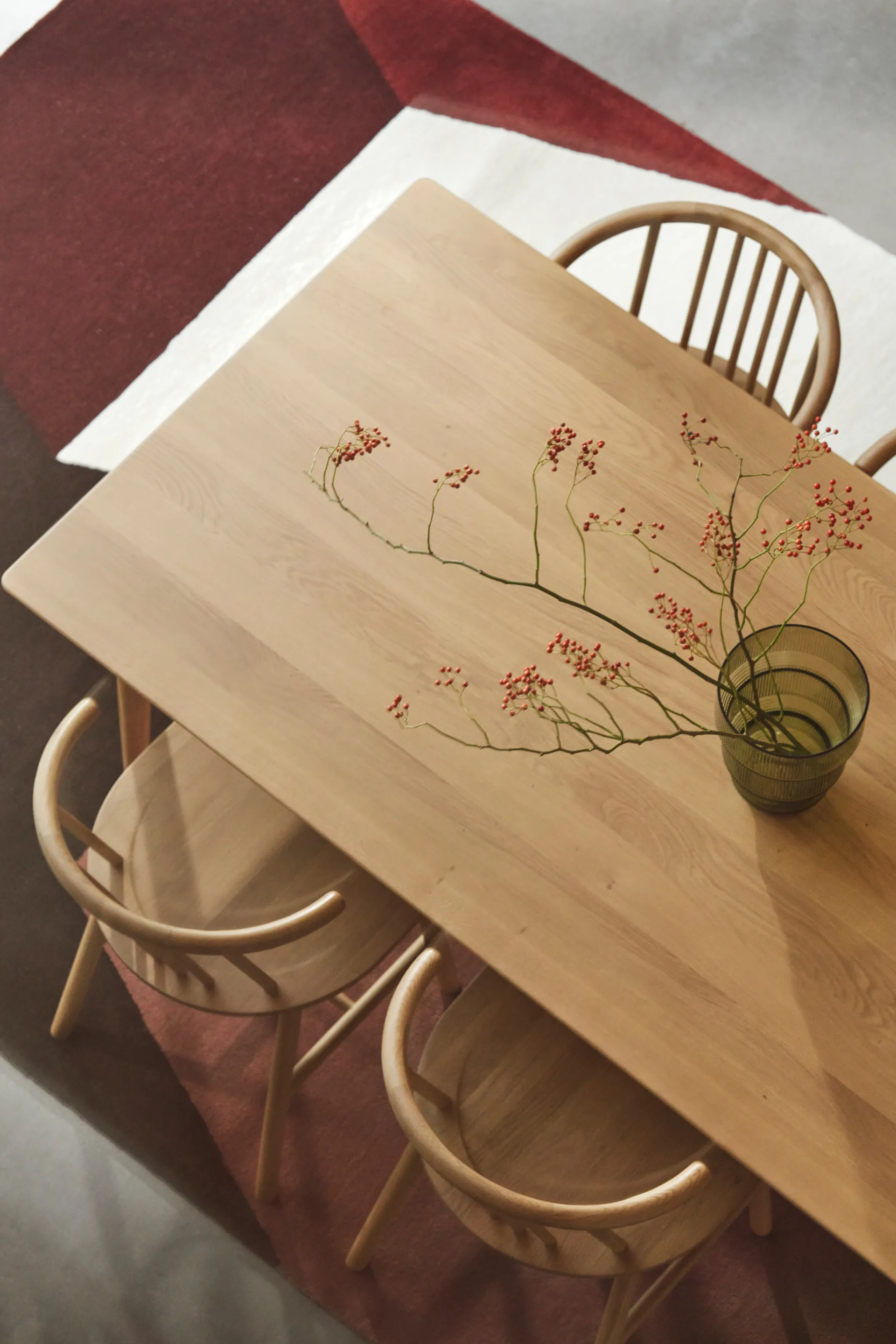 VIOR dining table 120 cm + chair 4‑pack – Lacquered oak‑natural,  NJRD