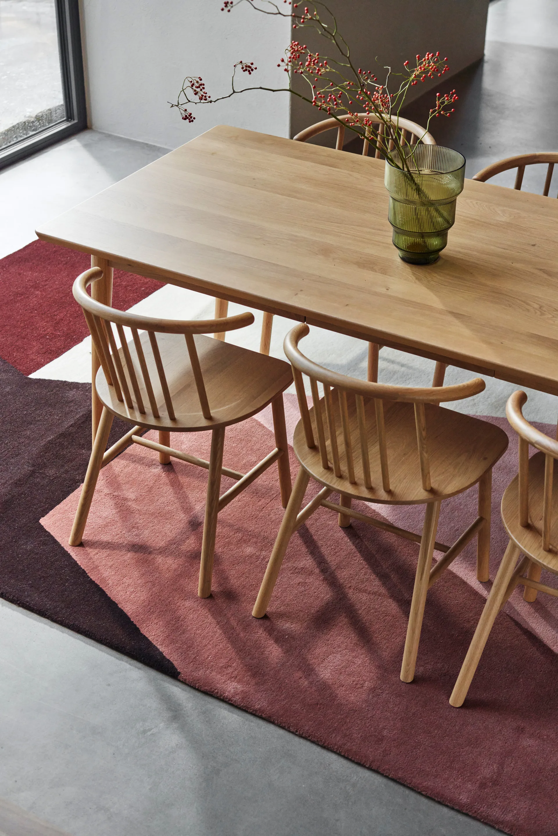 VIOR dining table 120 cm + chair 4‑pack – Lacquered oak‑natural,  NJRD