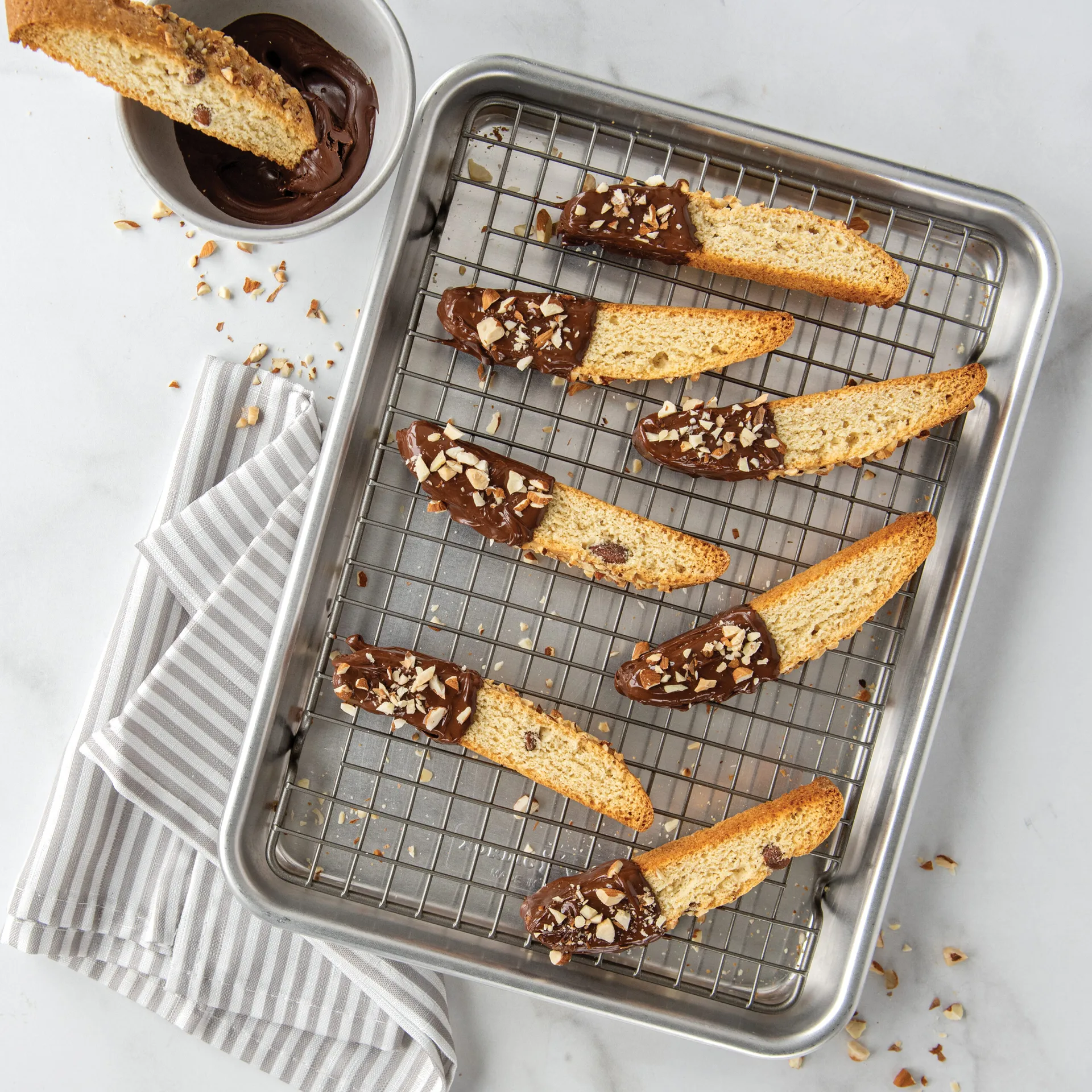 Naturals quarter sheet baking pan with rack, Silver Nordic Ware