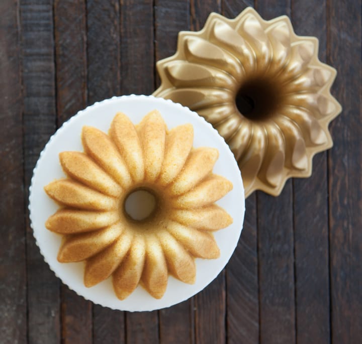 Nordic Ware lotus bundt baking tin, 1.2 L Nordic Ware