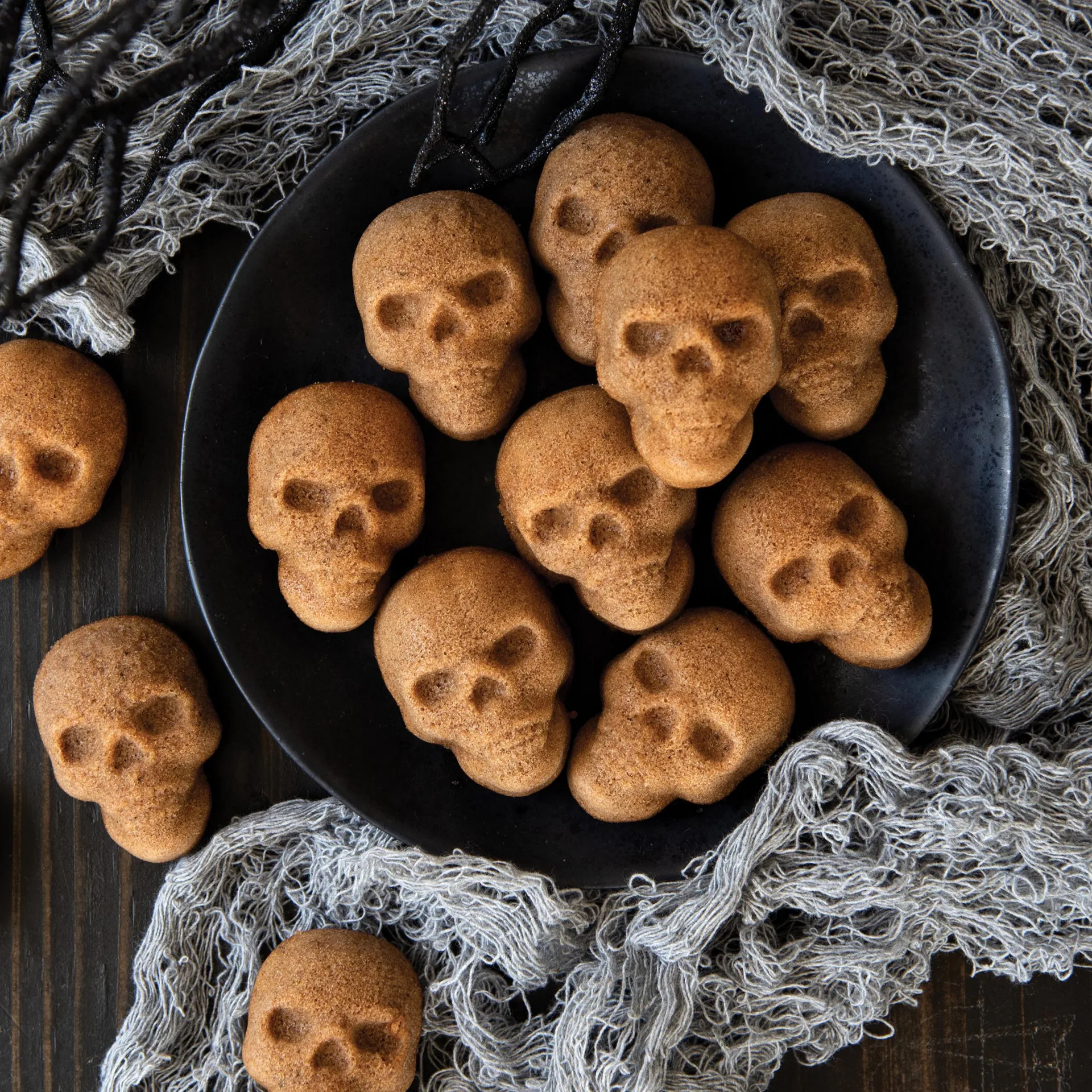 Nordic Ware Skull Bites baking tin, Bronze Nordic Ware
