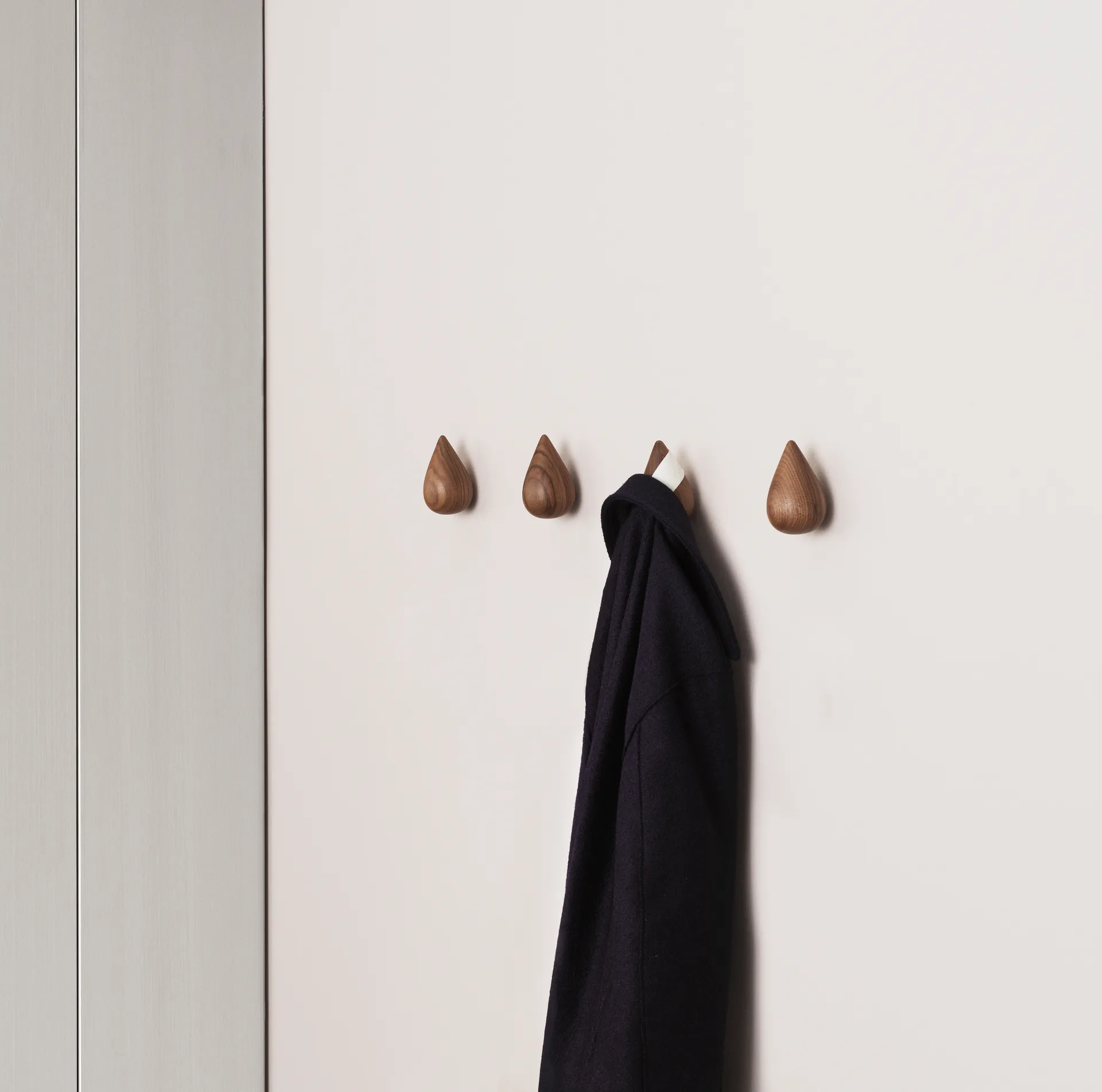 Dropit knob 2-pack walnut, large Normann Copenhagen