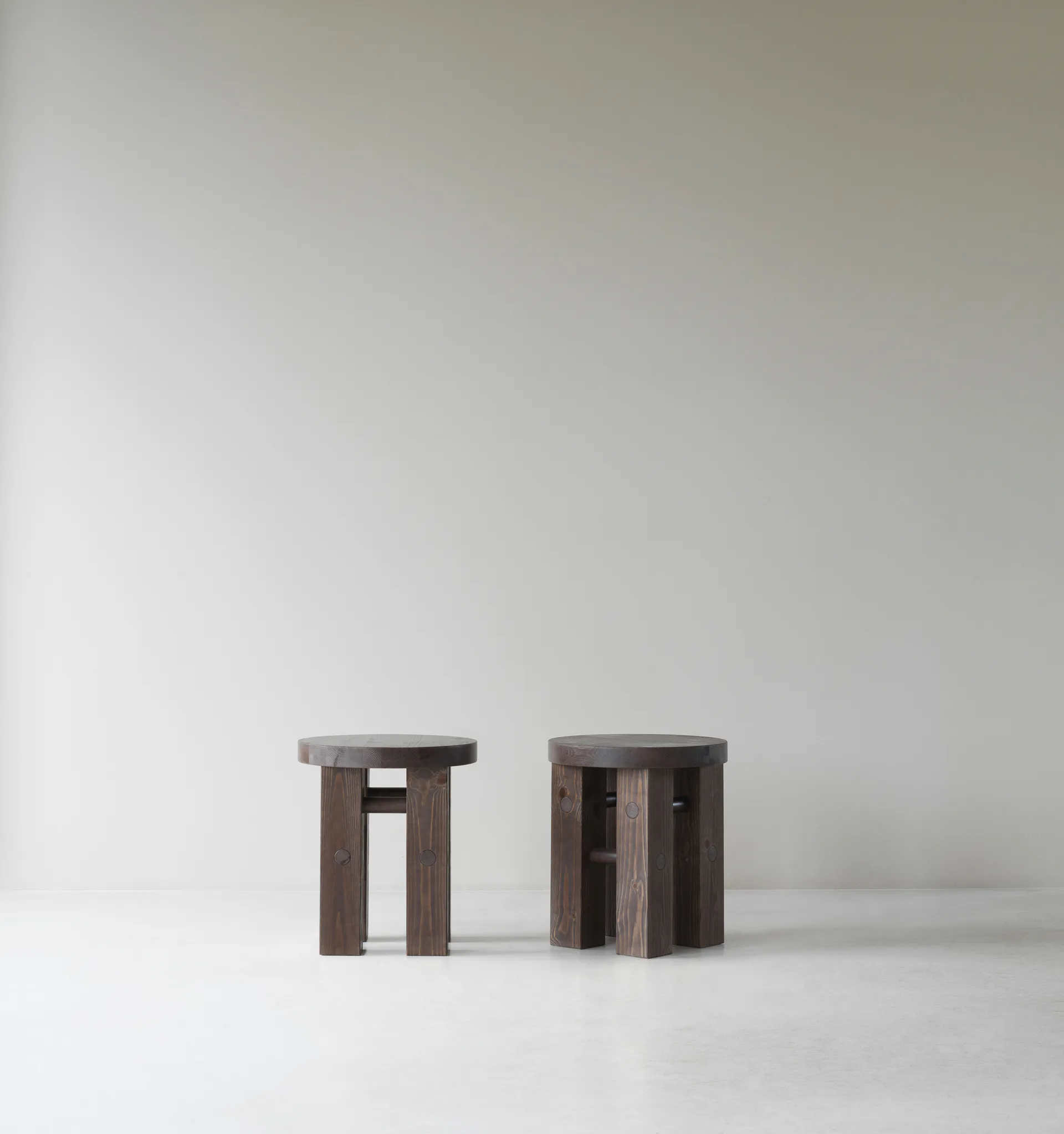 Fyr round stool 45 cm, Dark brown, Ø40x45 cm Normann Copenhagen