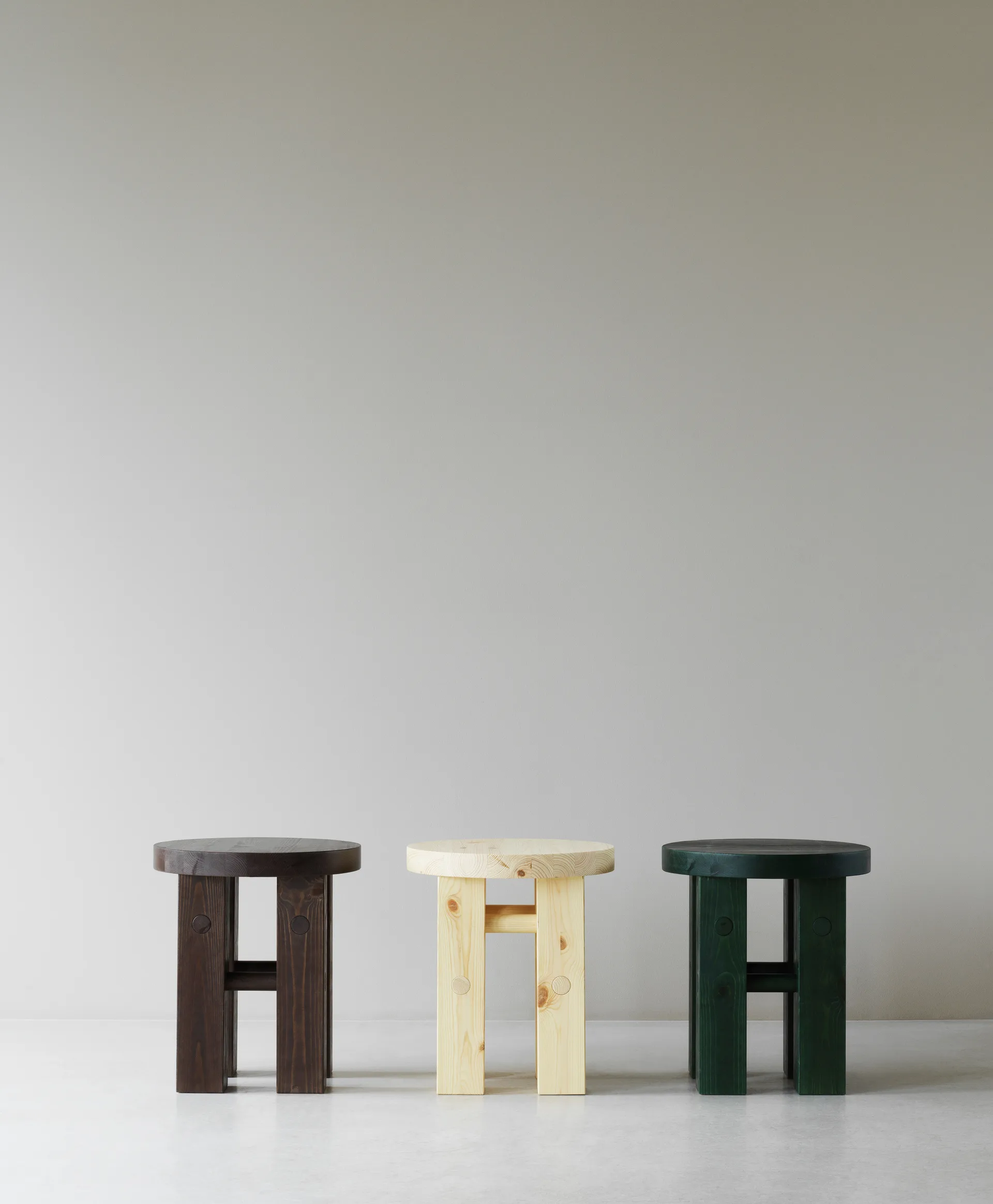 Fyr round stool 45 cm, Dark brown, Ø40x45 cm Normann Copenhagen