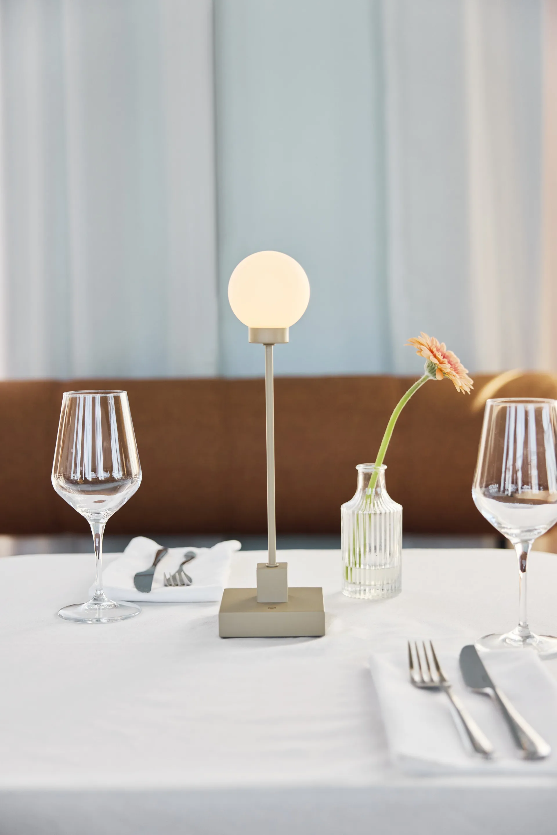 Snowball portable table lamp 33 cm, Grey beige Northern