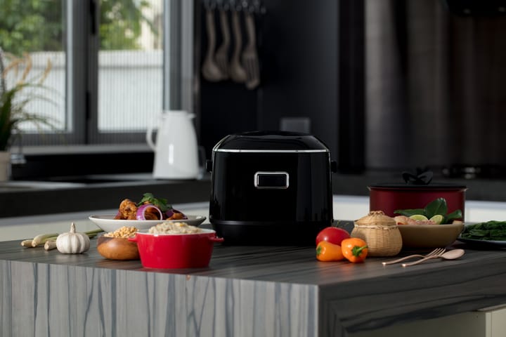 Versatile QK6018S0 rice cooker 5 6 servings Black
