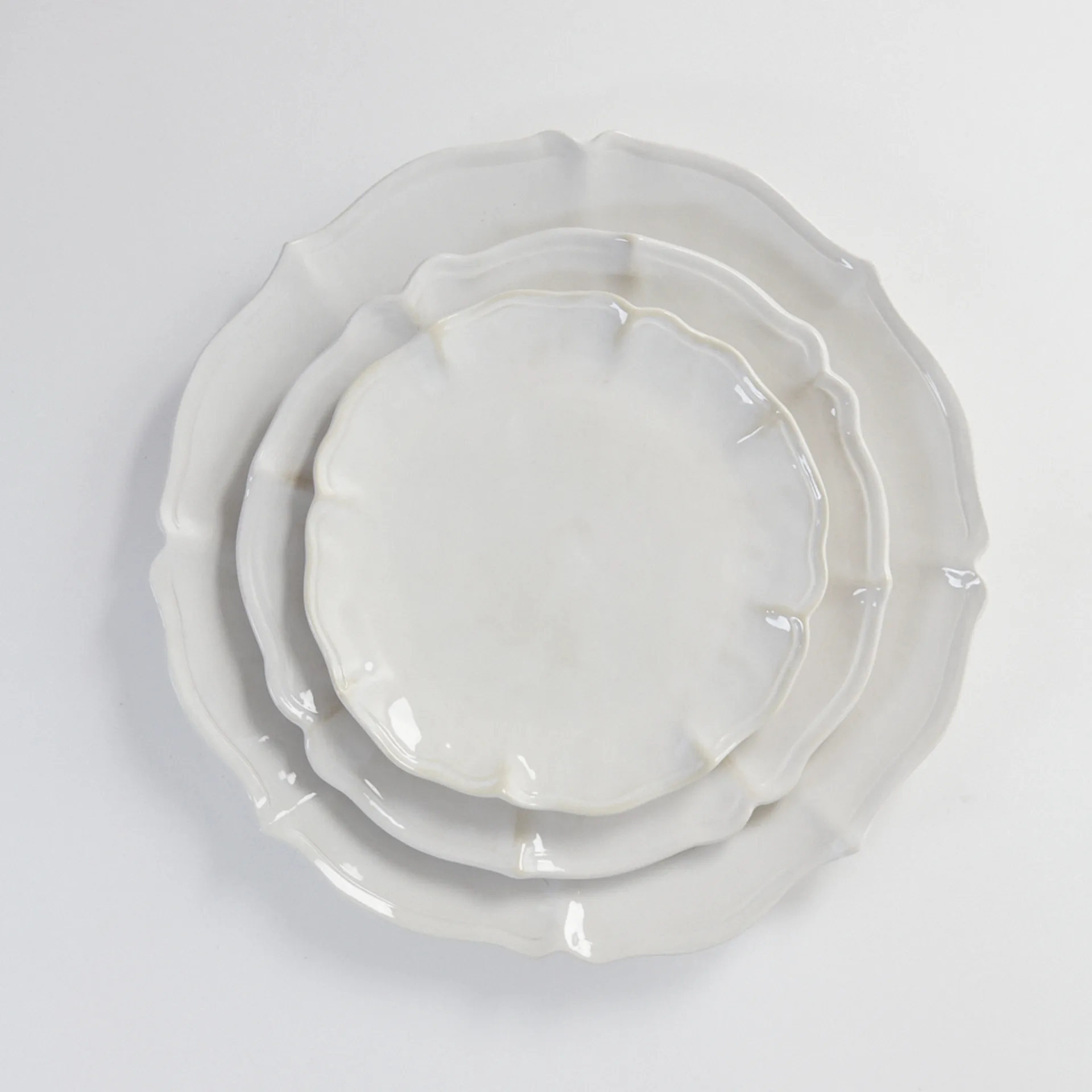 Judith large dinner plate Ø34 cm, White Olsson & Jensen