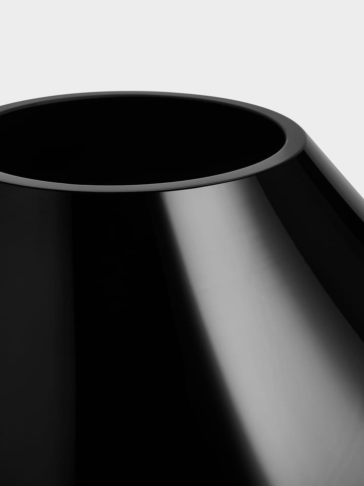 Ebon vase 190 mm, Black Orrefors