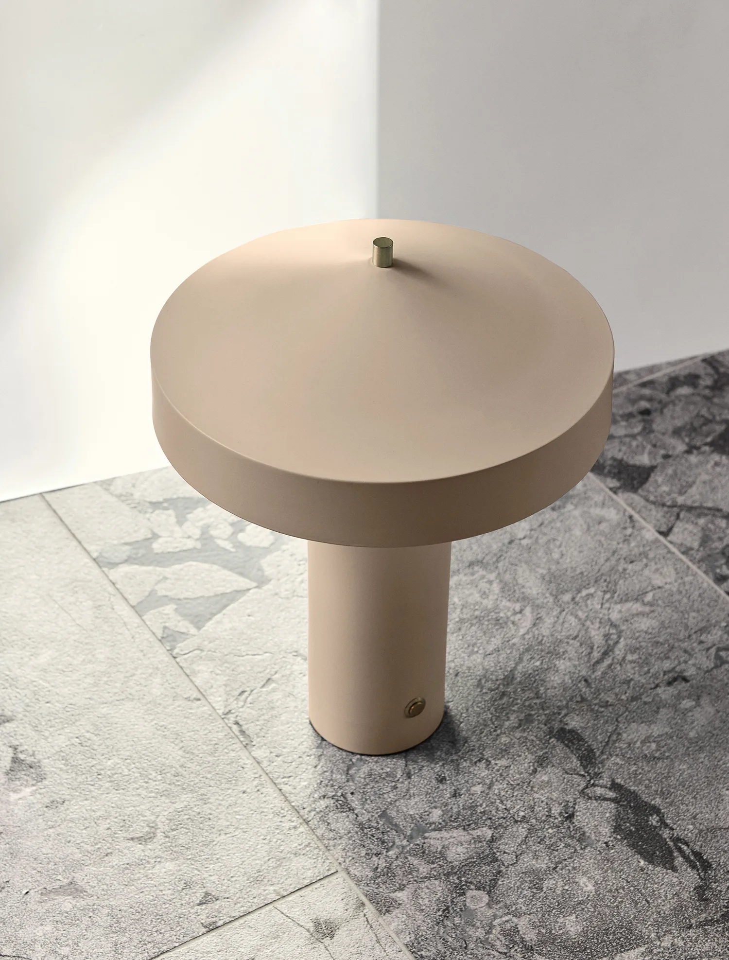 Hatto table lamp, Clay OYOY