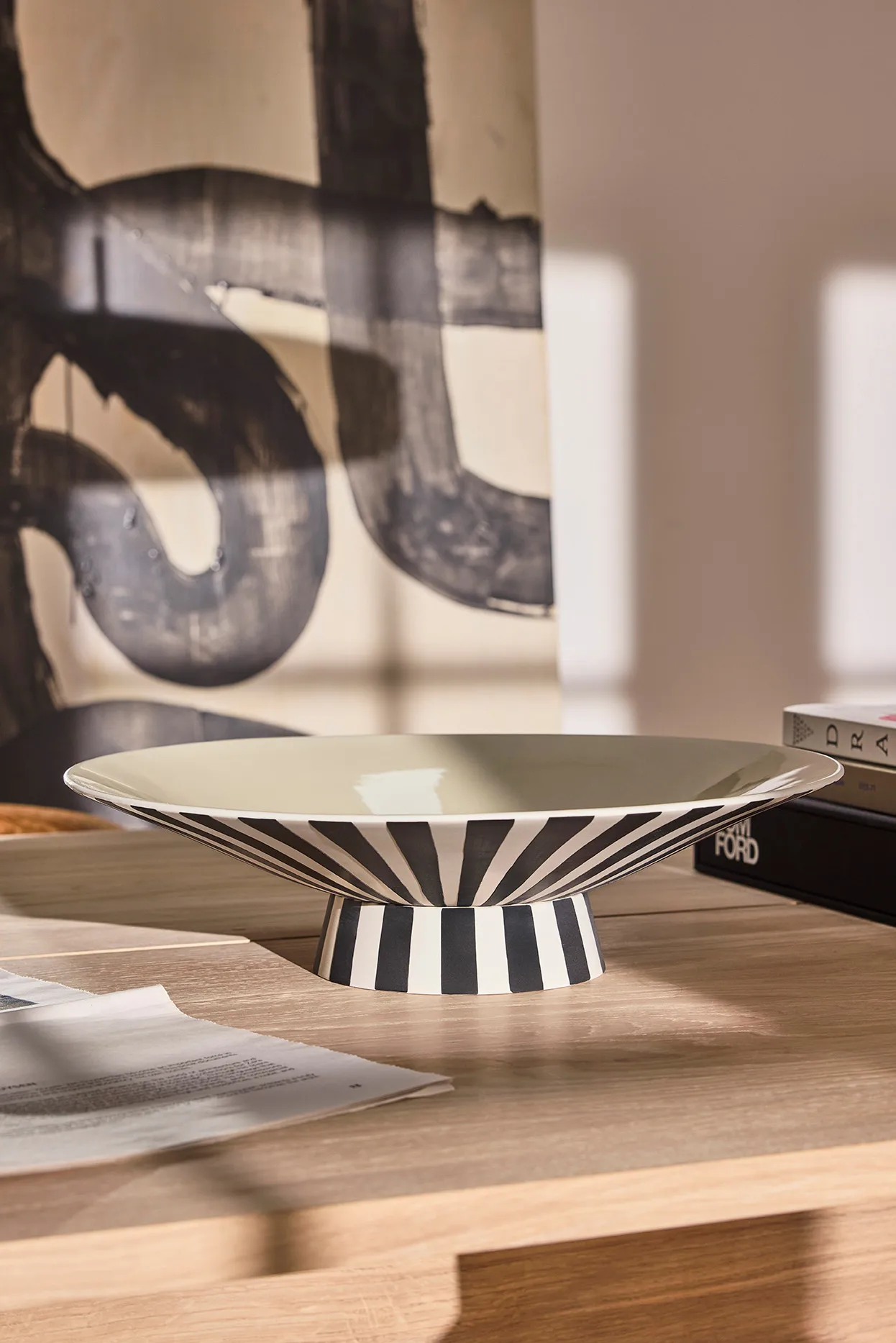 Toppu centerpiece low Ø39x10,5 cm, Vanilla-black-white OYOY