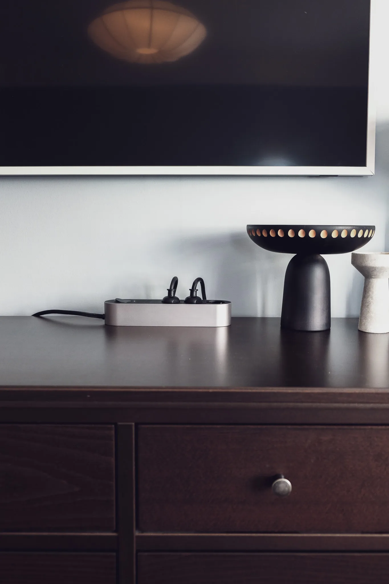 Edgar Power Bar power strip, Satin aluminum palett3