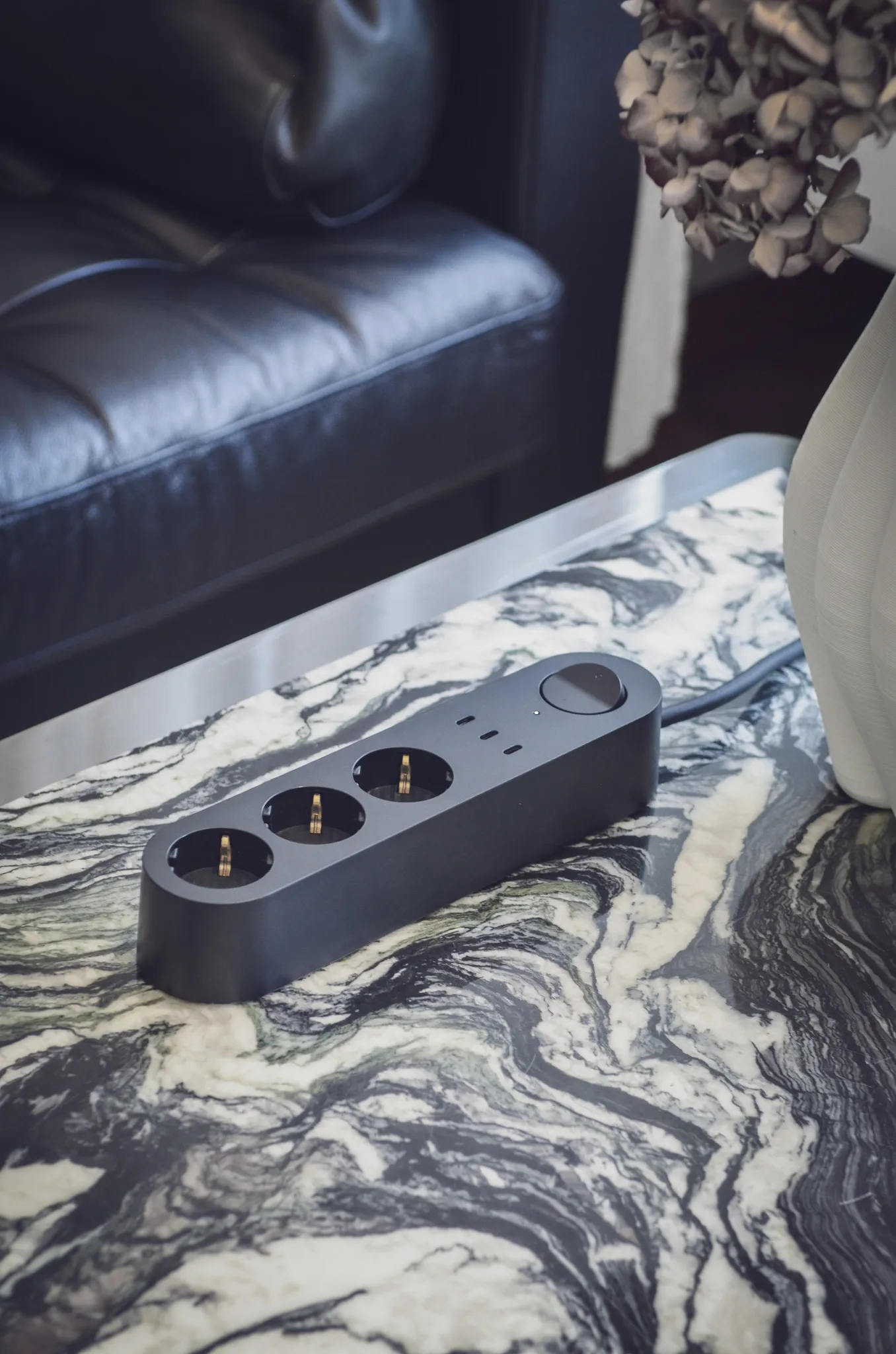 Alma Power Bar power strip, Midwinter black Palette