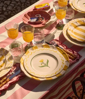 Cottage Flower salad plate - Yellow, 22 cm - Pick a Poppy