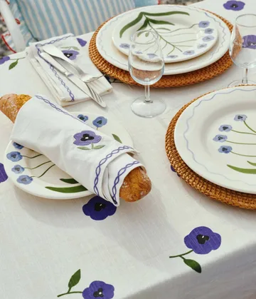 Madelen Möllard Pansy cotton napkin - Blue, 4-pack, 45x45 cm - Pick a Poppy